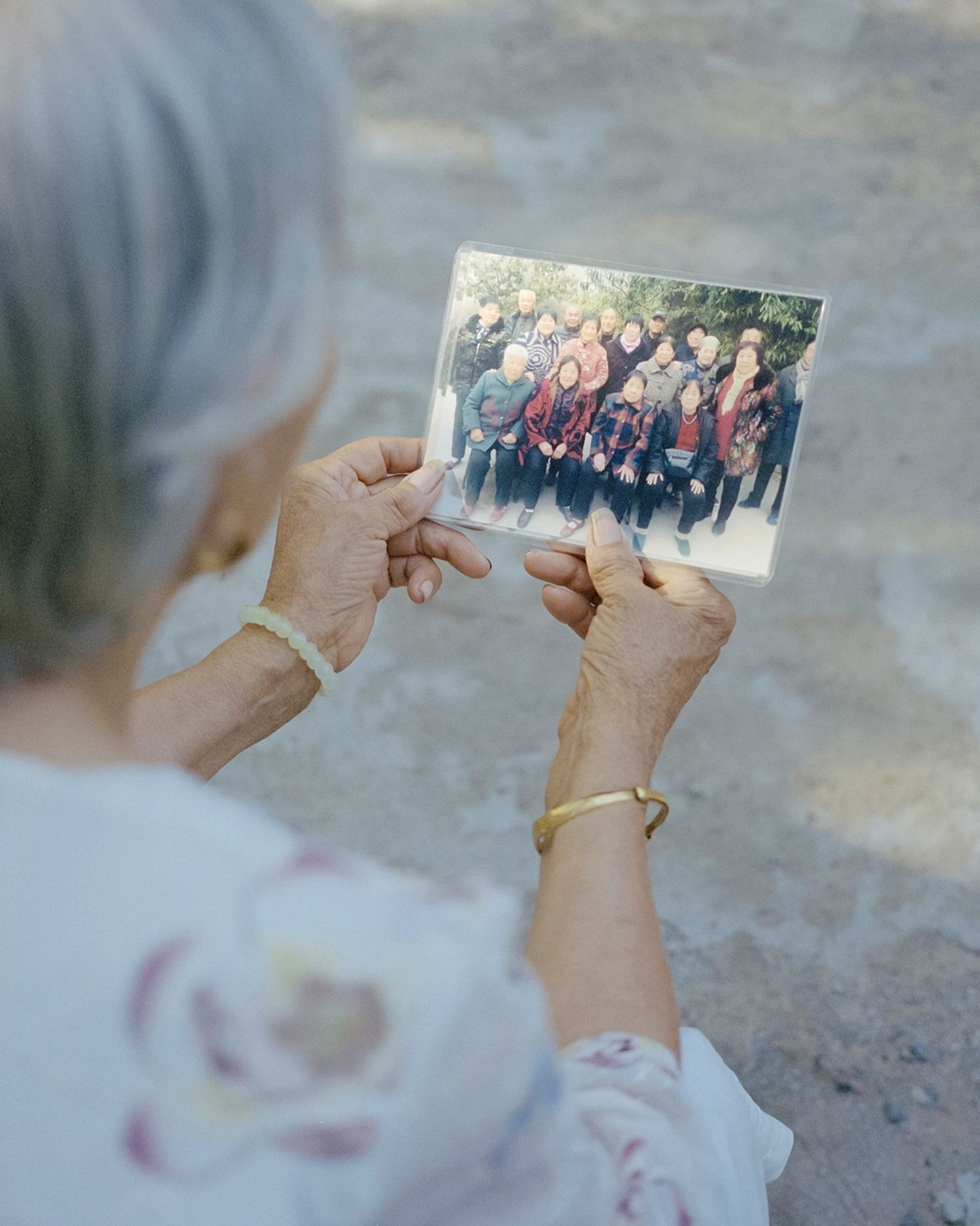 Don’t Leave Me by Kaiwei Duan, documentary photography, china, grandmother, people