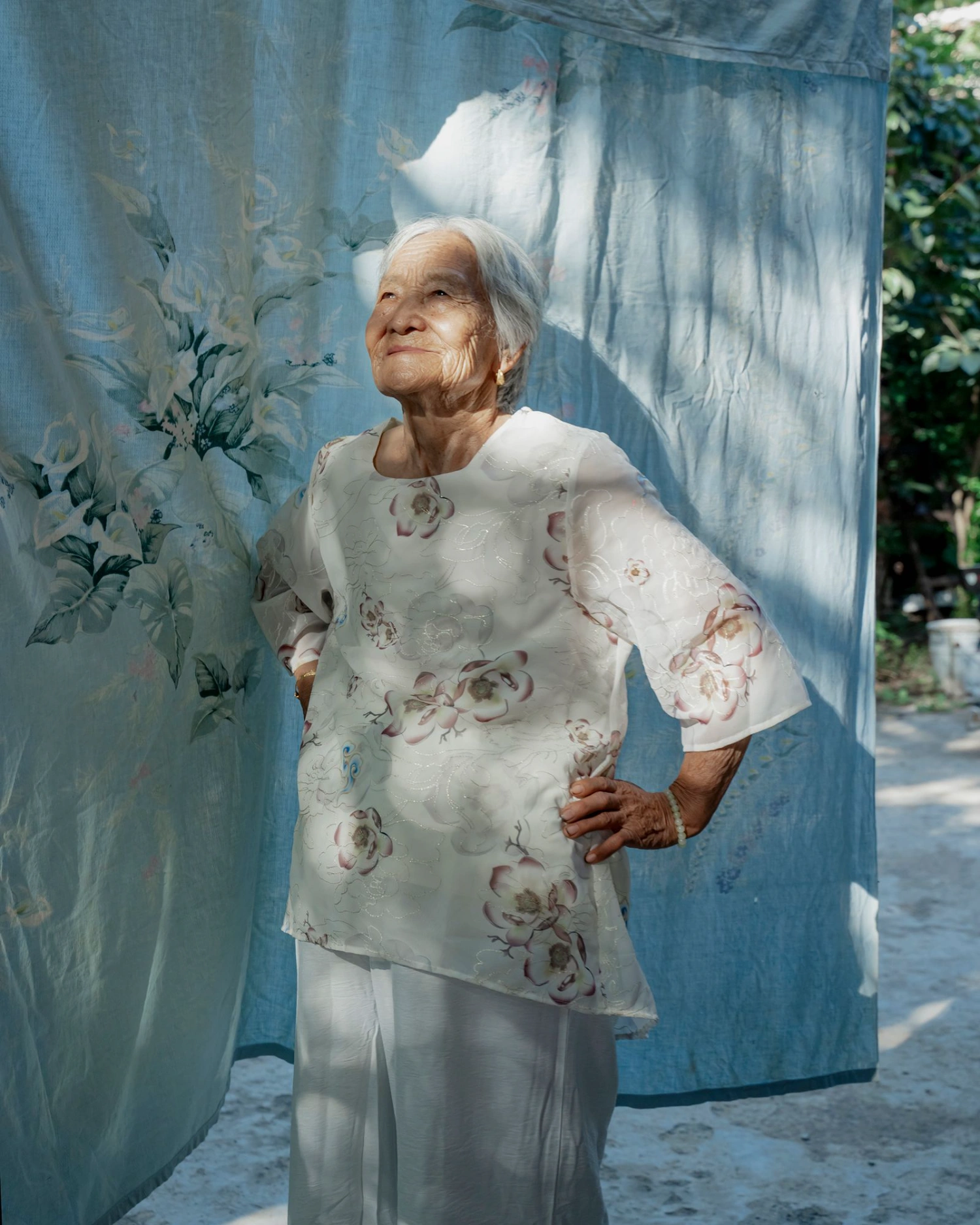 Don’t Leave Me by Kaiwei Duan, documentary photography, china, grandmother, people