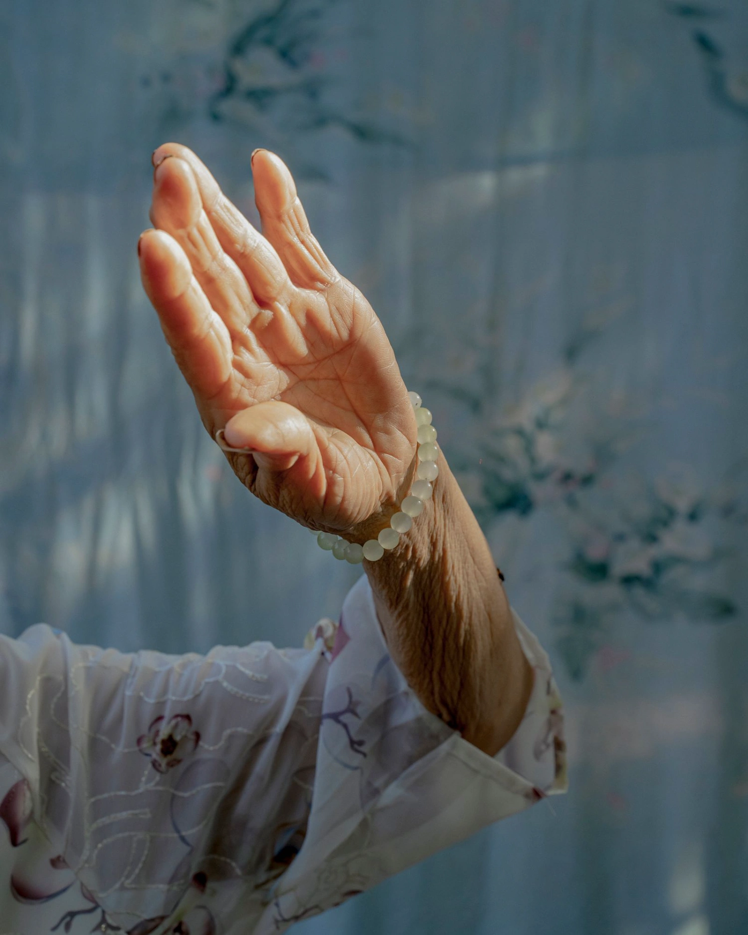 Don’t Leave Me by Kaiwei Duan, documentary photography, china, grandmother, people