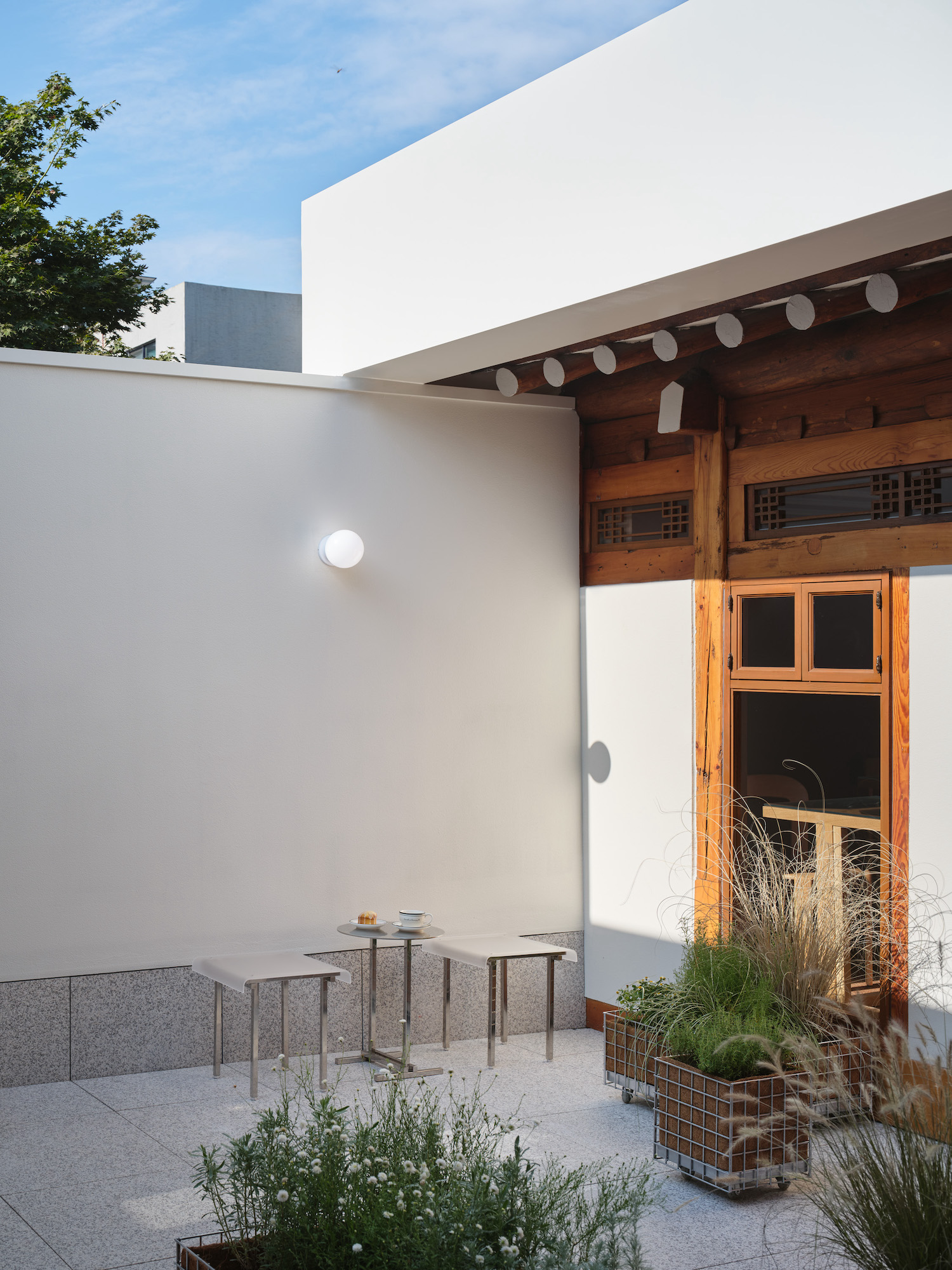 Cordialement Cafe by WARP AND WOOF, Seoul City Guide, Coffee place, interior design