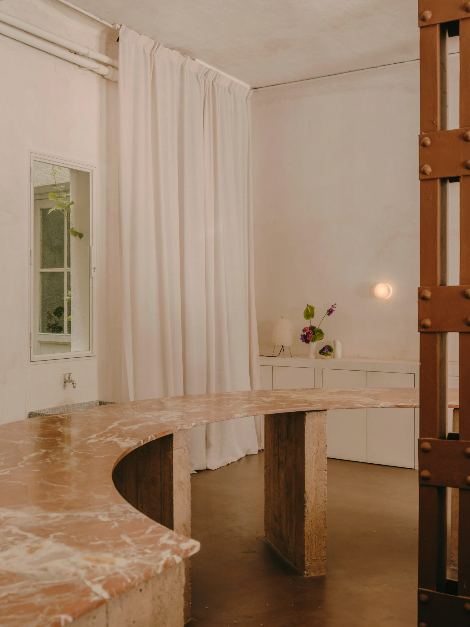 Alblanc Atelier by Plantea Estudio, flower shop, interior design, Madrid Guide