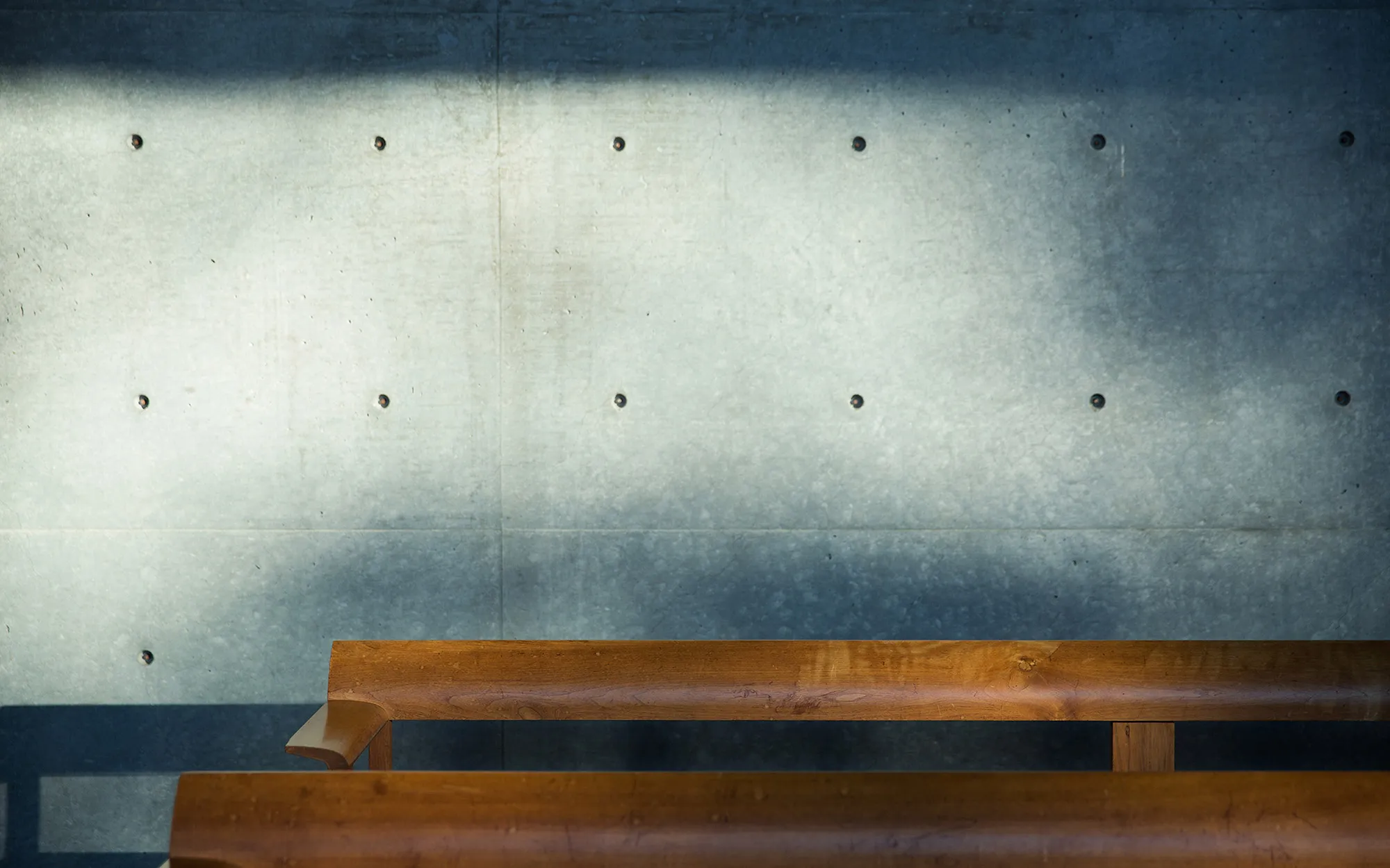 The Church on the Water by Tadao Ando, Japan Guide, Sacral architecture, concrete, Nakatomamu