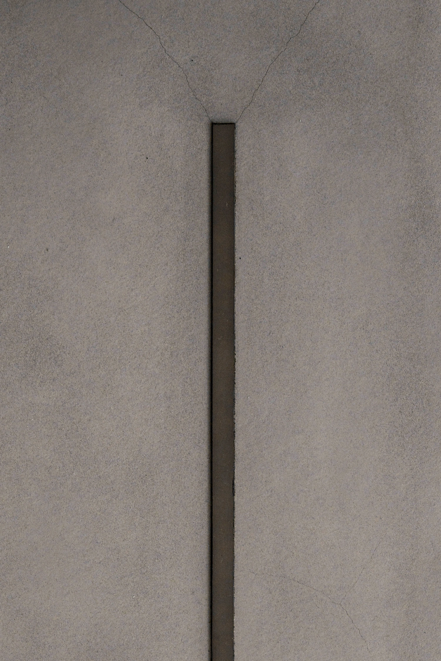 So Koizumi’s As collection reimagines asphalt as a connective force, uniting stone, metal, and resin. Design, minimalism