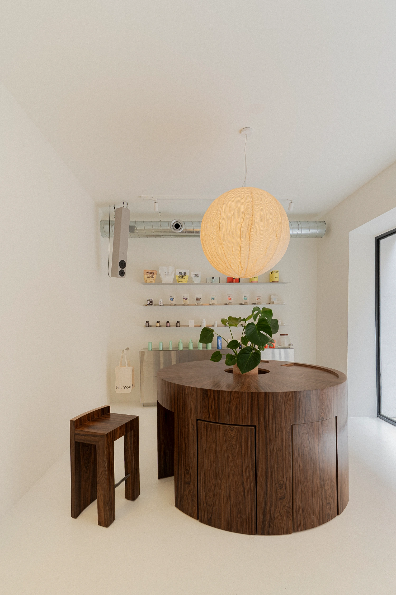 Burr Studio’s introspective apothecary for the new Dr.You in Madrid, Spain, Guide