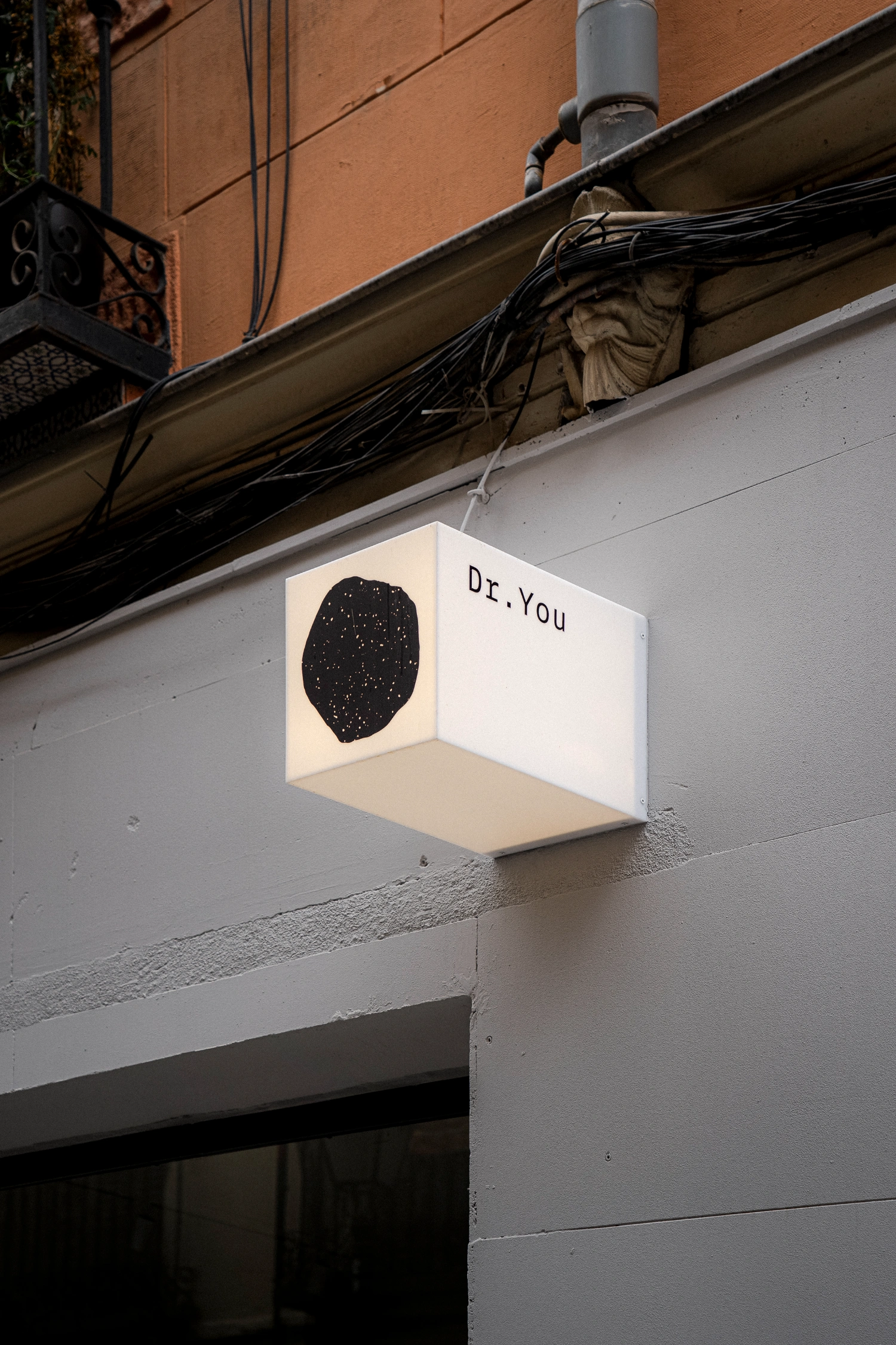 Burr Studio’s introspective apothecary for the new Dr.You in Madrid, Spain, Guide