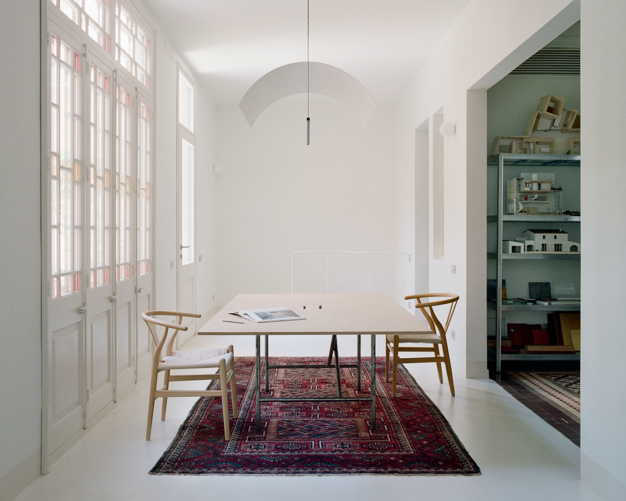 LL731 by Aramé Studio