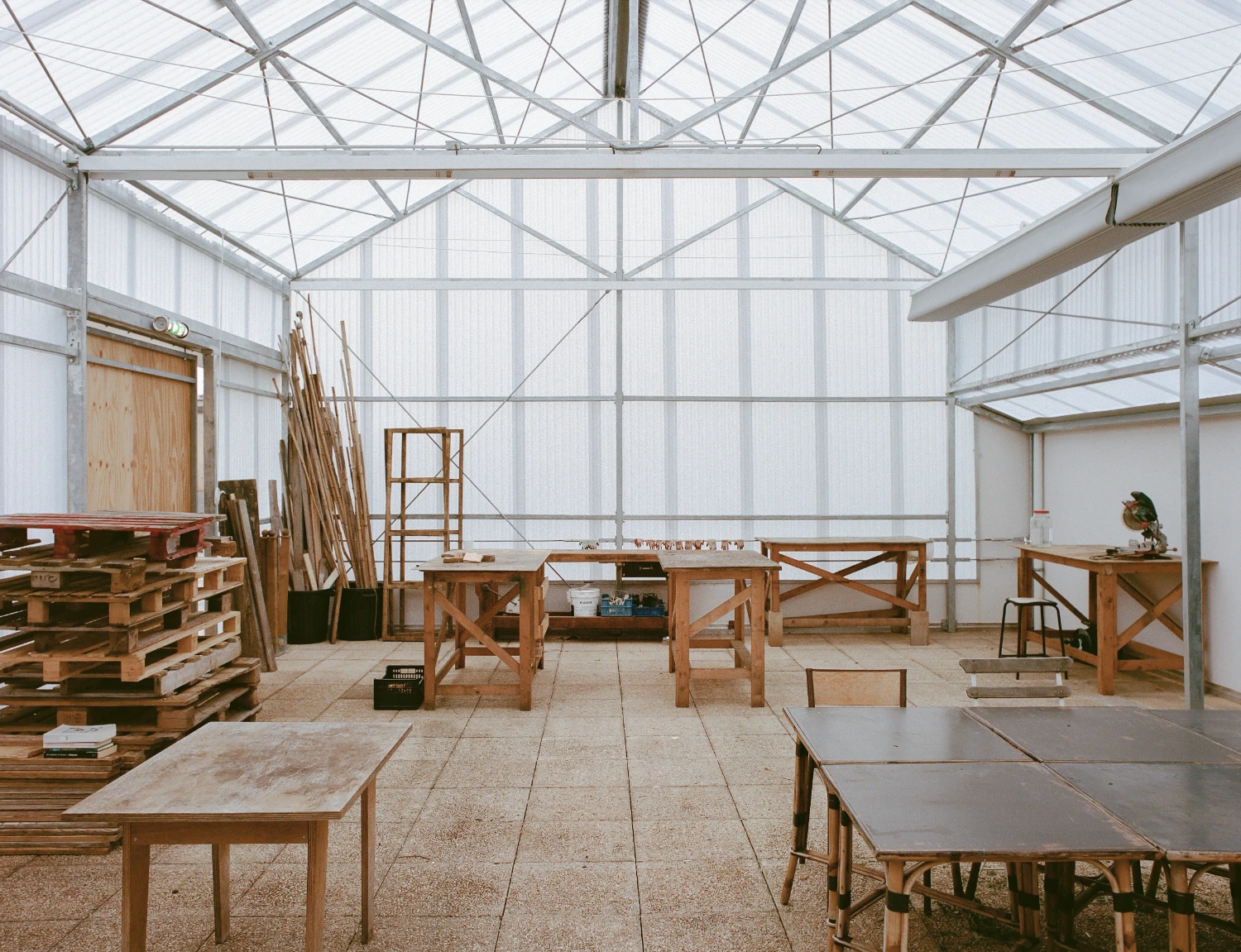 Rooftop Educational Farm by rerum architectes, Collège Flora Tristan, Paris Guide, architecture