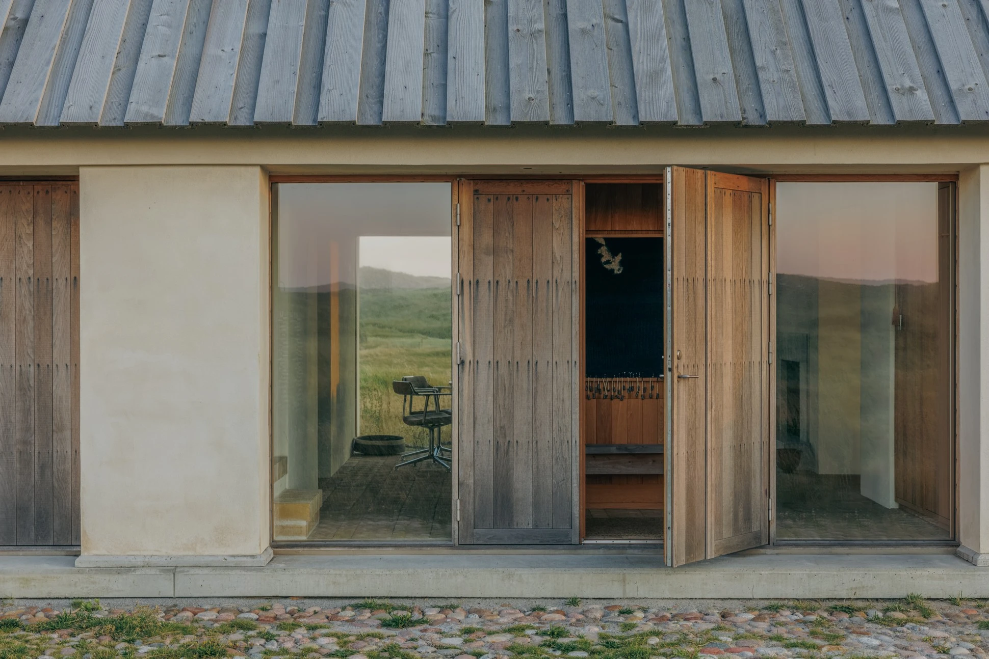 Vipp Cold Hawaii captured by Richard Gastond, Hahn Lavsen, cation house, architecture, interior design, Denmark Guide