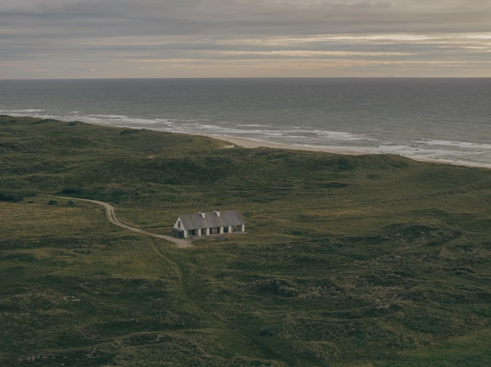 Vipp Cold Hawaii captured by Richard Gastond, Hahn Lavsen, cation house, architecture, interior design, Denmark Guide