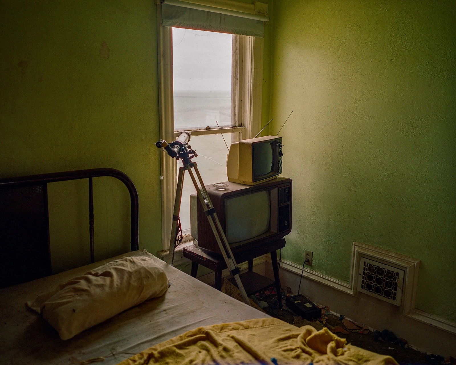 Galaxies Beneath a Dying Sky by Francesco Aglieri Rinella, documentary photography, analog film, united states