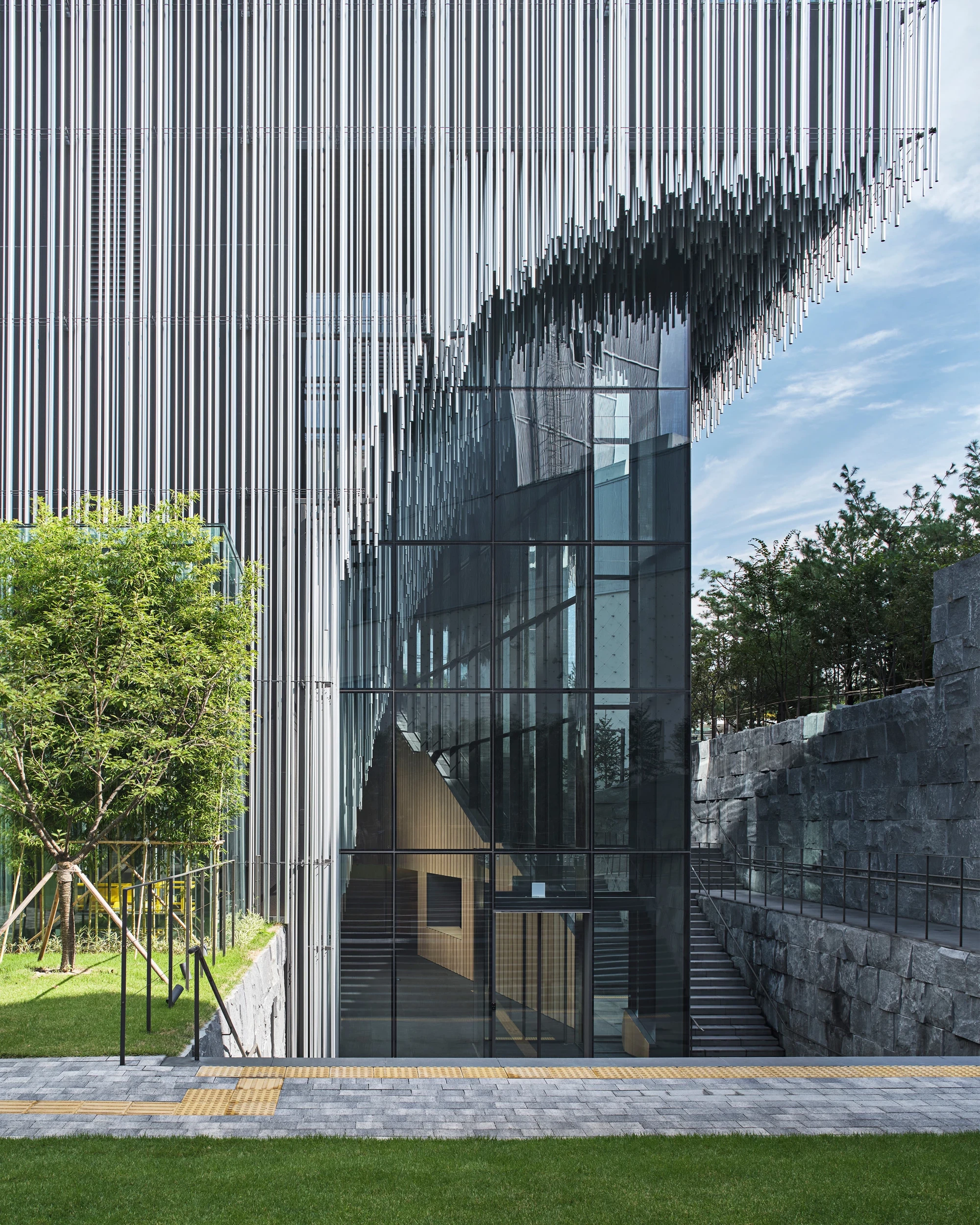 The Audeum audio museum by Kengo Kuma with aluminum louvers and wood interior, Seoul Guide