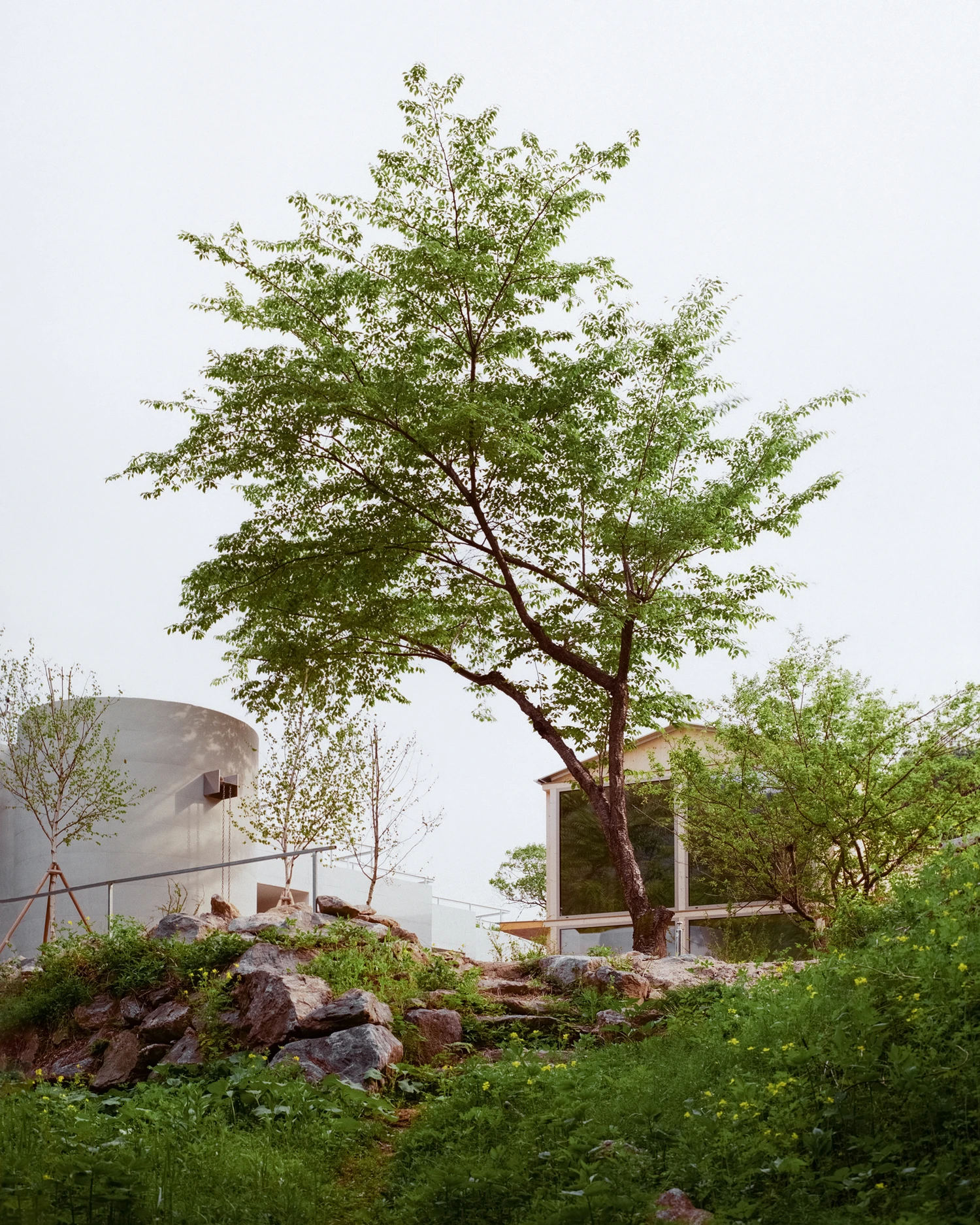 AT.MOS.PHERE work retreat by Agit Studio Architects with concrete and timber volumes, family house, architecture, South Korea