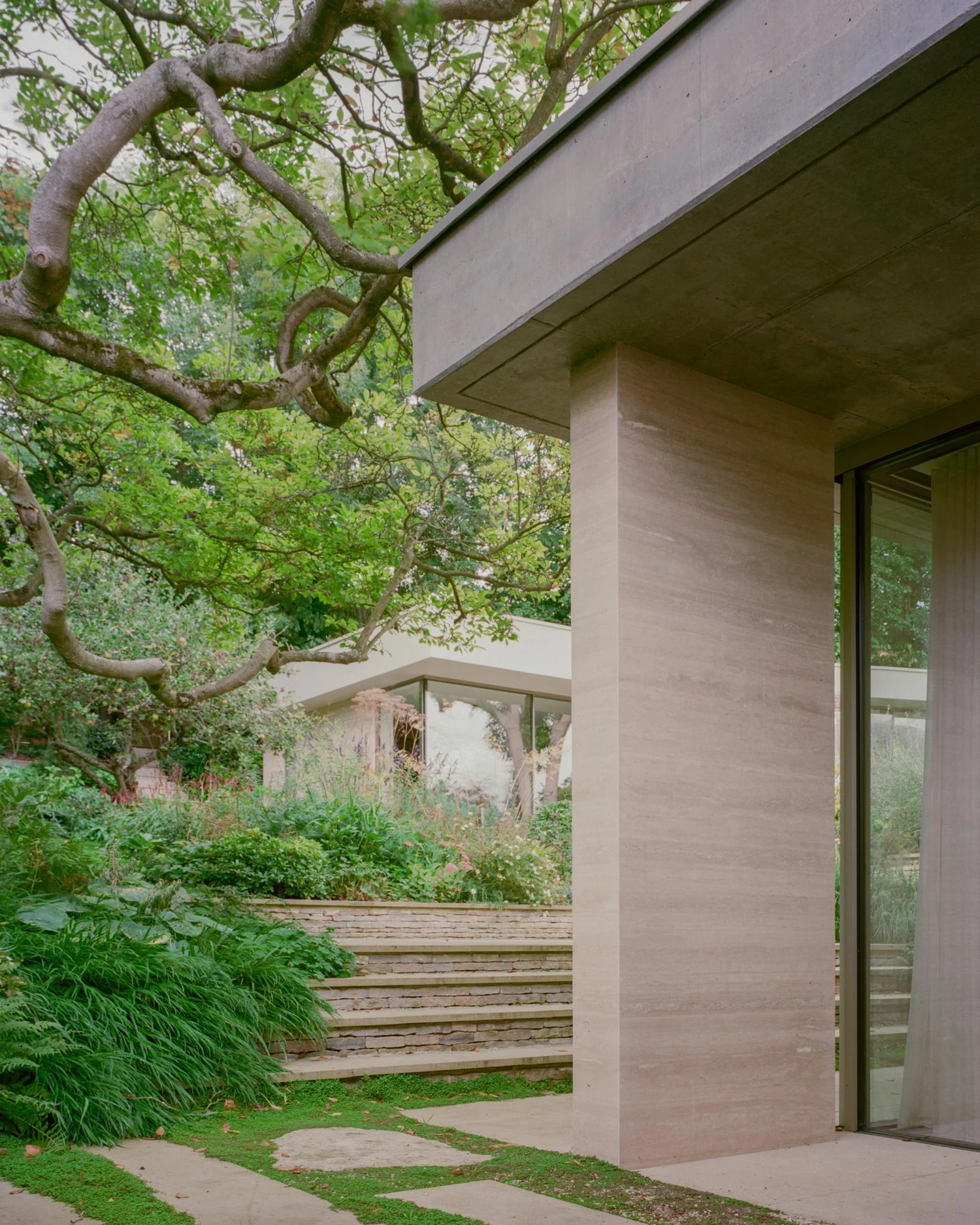 The Space Between by Matthew Giles Architects, London, Highgate, residential retrofit, Lorenzo Zandri, London Guide