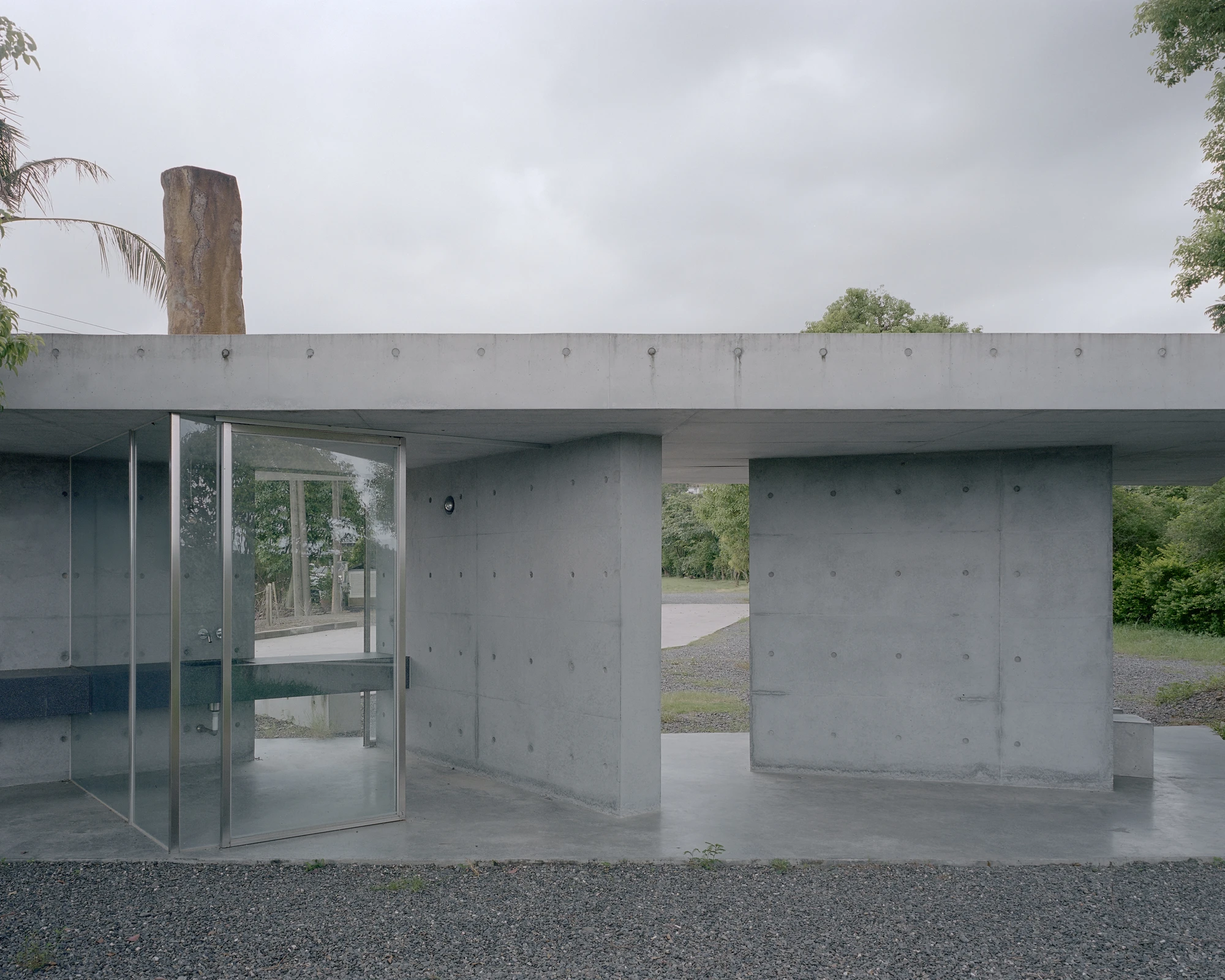 Entry Pavilion by metrics architecture studio, hospital pavilion, Taiwan Guide, concrete architecture, public space