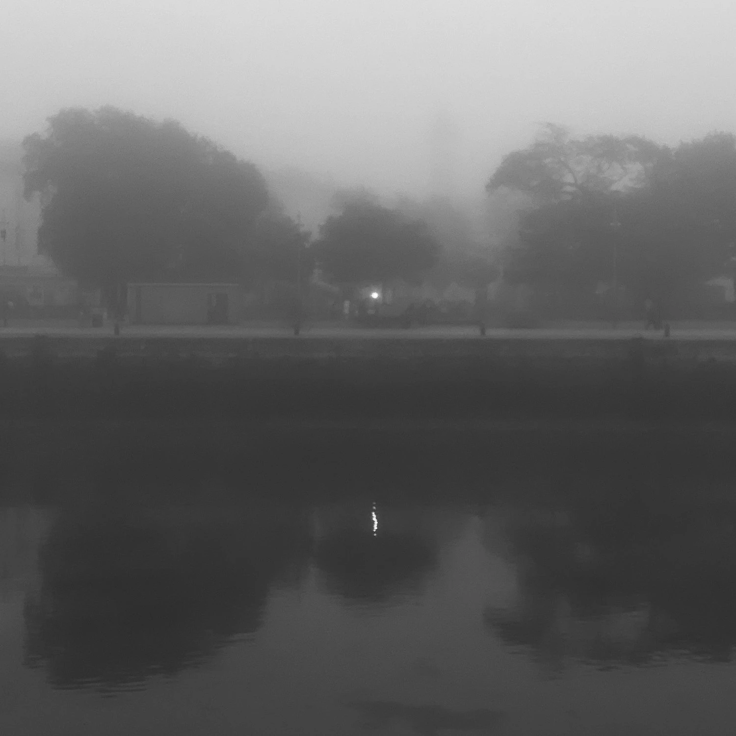 White Noise photography series by Gabriel Gómez on Phroom Platform, Venezuelan photographer in Paris exploring memory vulnerability and fashion portraiture, Prix Picto 2024