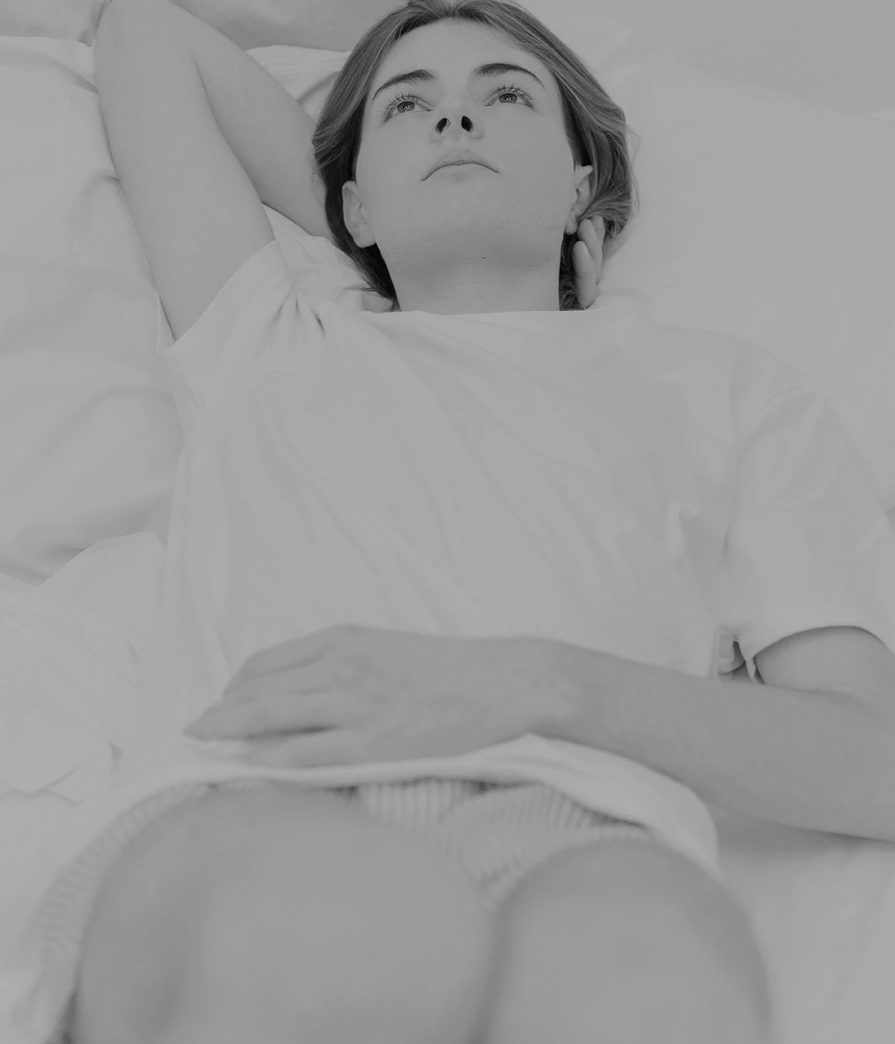 White Noise photography series by Gabriel Gómez on Phroom Platform, Venezuelan photographer in Paris exploring memory vulnerability and fashion portraiture, Prix Picto 2024