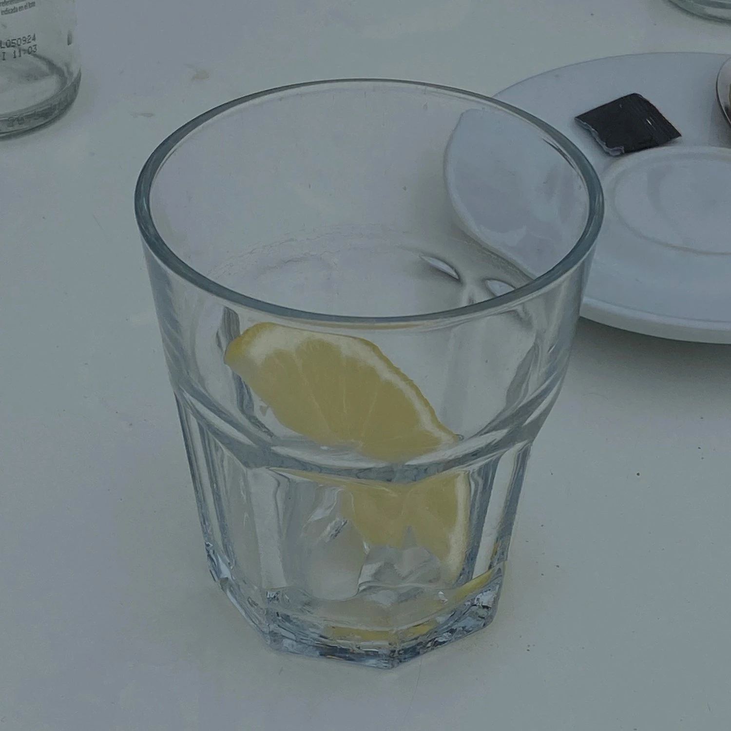 White Noise photography series by Gabriel Gómez on Phroom Platform, Venezuelan photographer in Paris exploring memory vulnerability and fashion portraiture, Prix Picto 2024