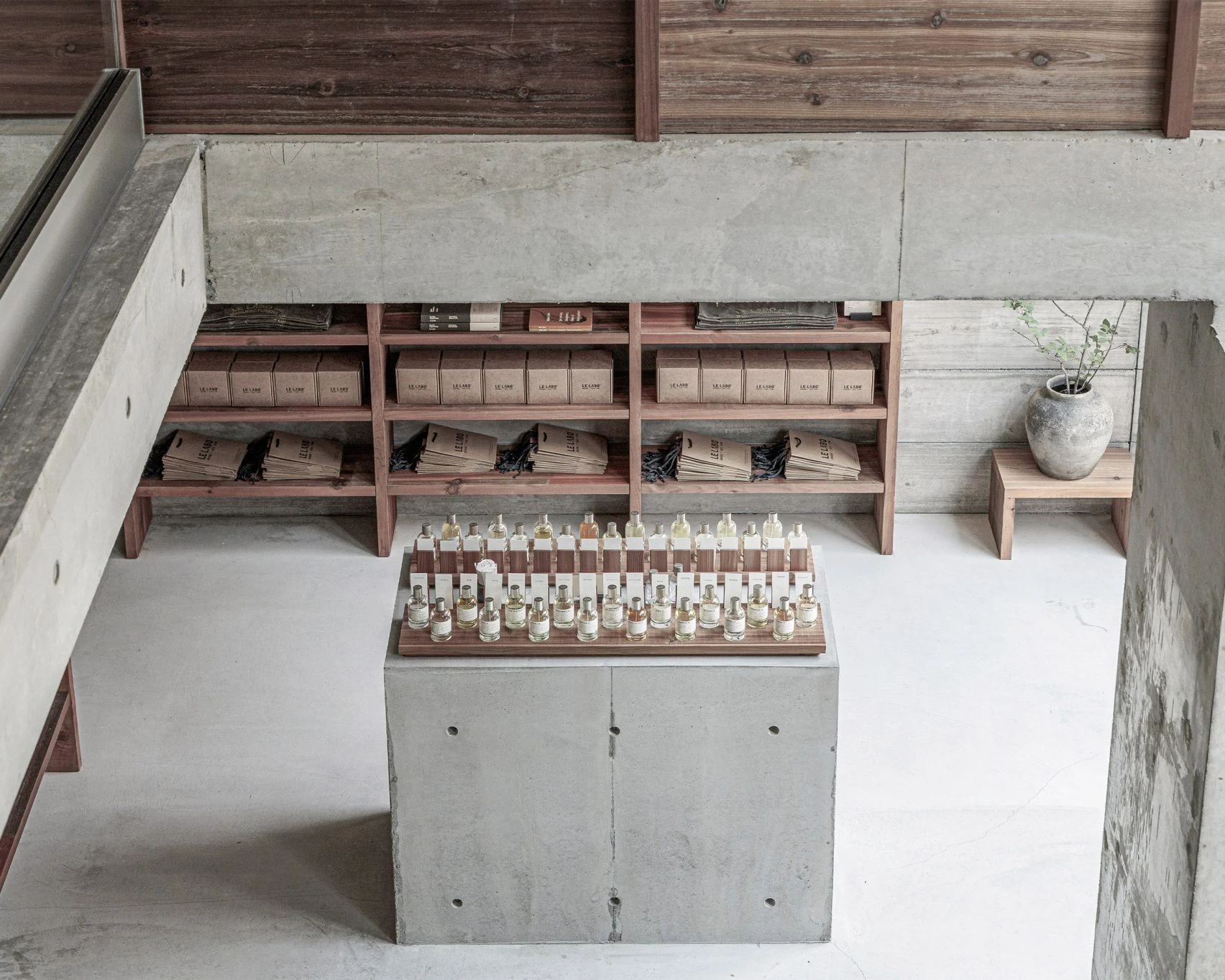 Le Labo Store by Schemata Architects, Daikanyama, Tokyo, Japan, wood grain concrete, concept store, interiors