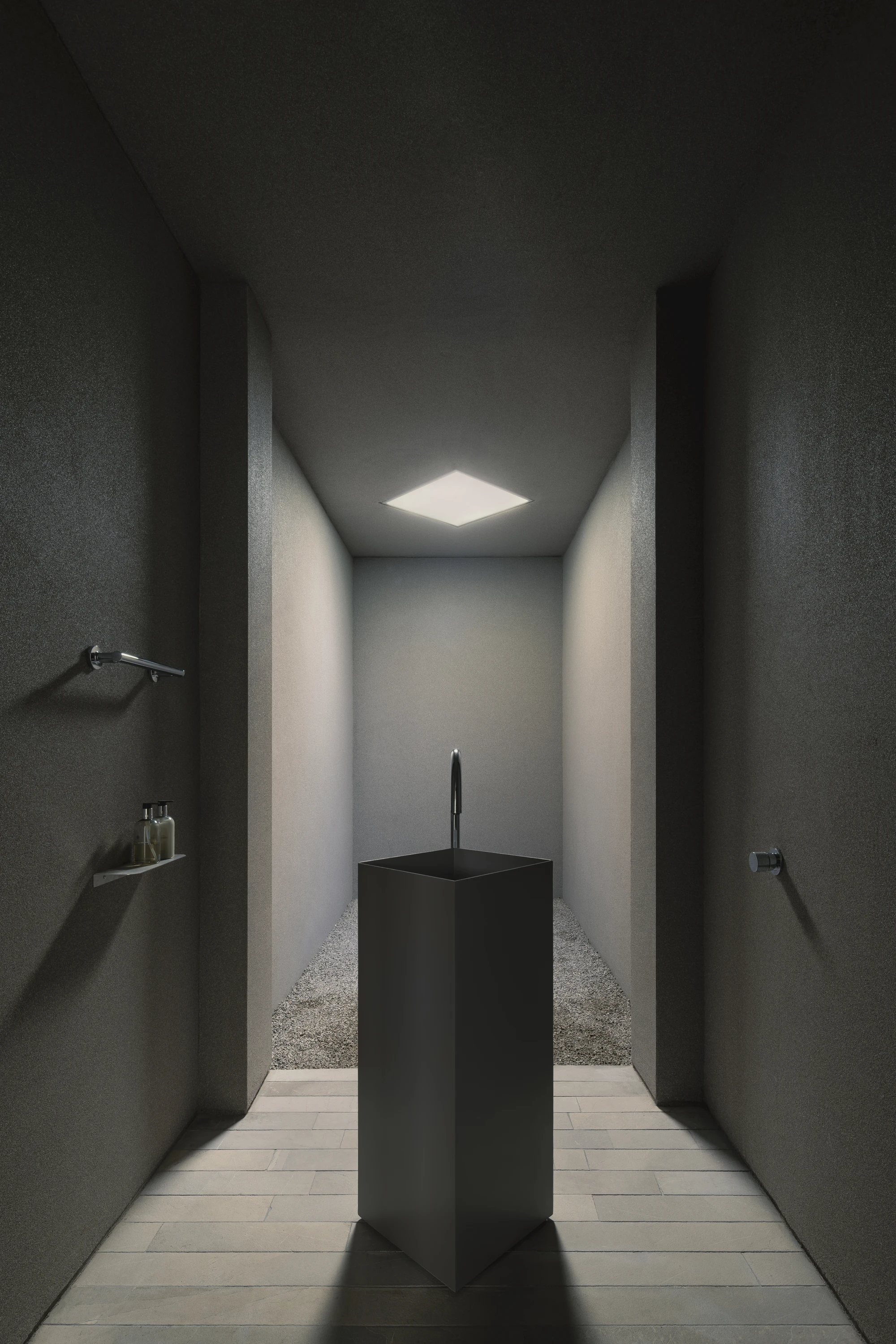 Casa Tlaloc by LÓPEZ GONZÁLEZ, Xalapa Mexico, concrete house, vertical architecture, tropical