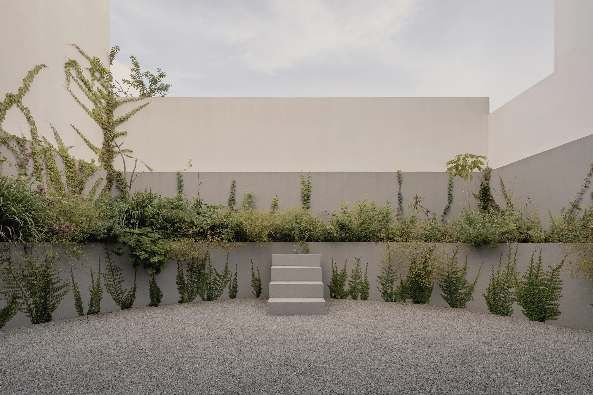 Casa Tlaloc by LÓPEZ GONZÁLEZ, Xalapa Mexico, concrete house, vertical architecture, tropical