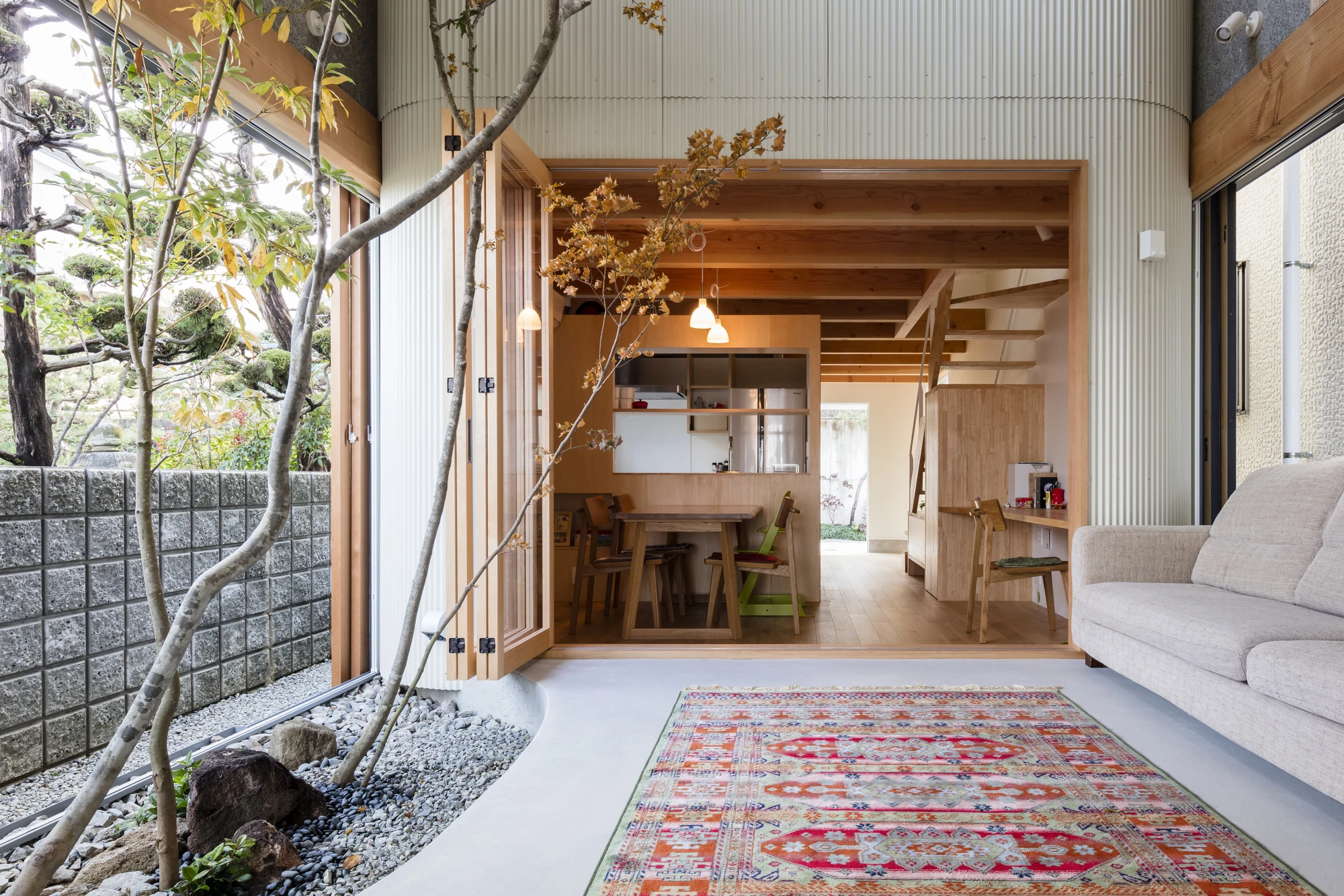 Melt house by SAI Architectural Design Office Satoshi Saito, Yao Osaka Japan, narrow courtyard house, dry garden