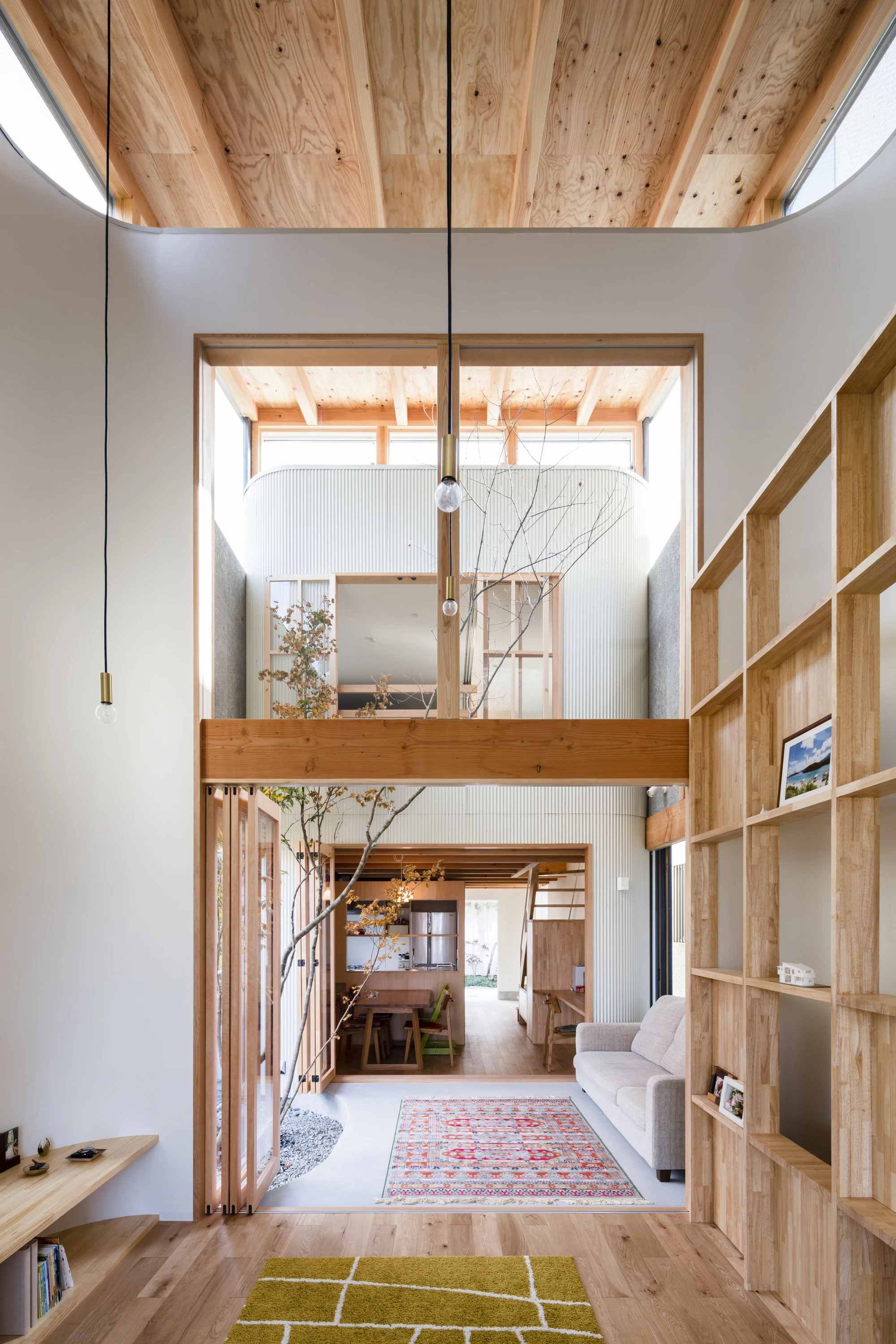 Melt house by SAI Architectural Design Office Satoshi Saito, Yao Osaka Japan, narrow courtyard house, dry garden