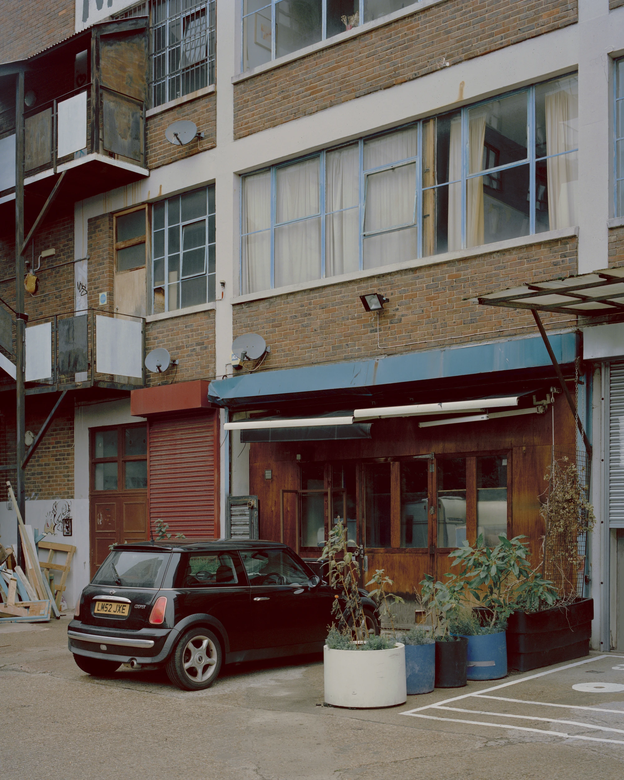 Unit 2F Hackney Wick Studio House by Mutter, London warehouse interior, jewellery studio, creative living space