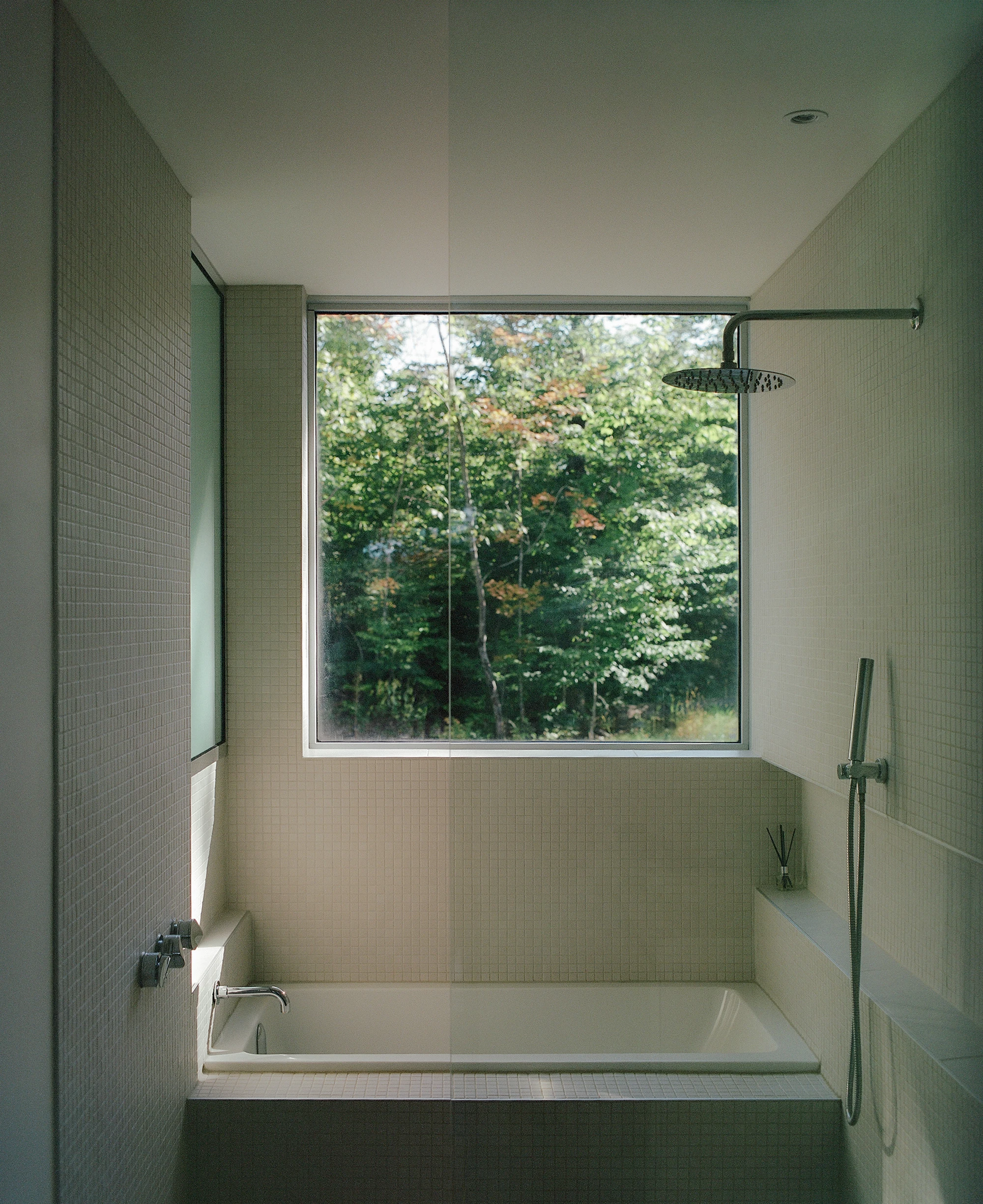 La Conception III by Nicolas Chaudier, Laurentians Quebec Canada, cedar cladding mountain house, forest architecture