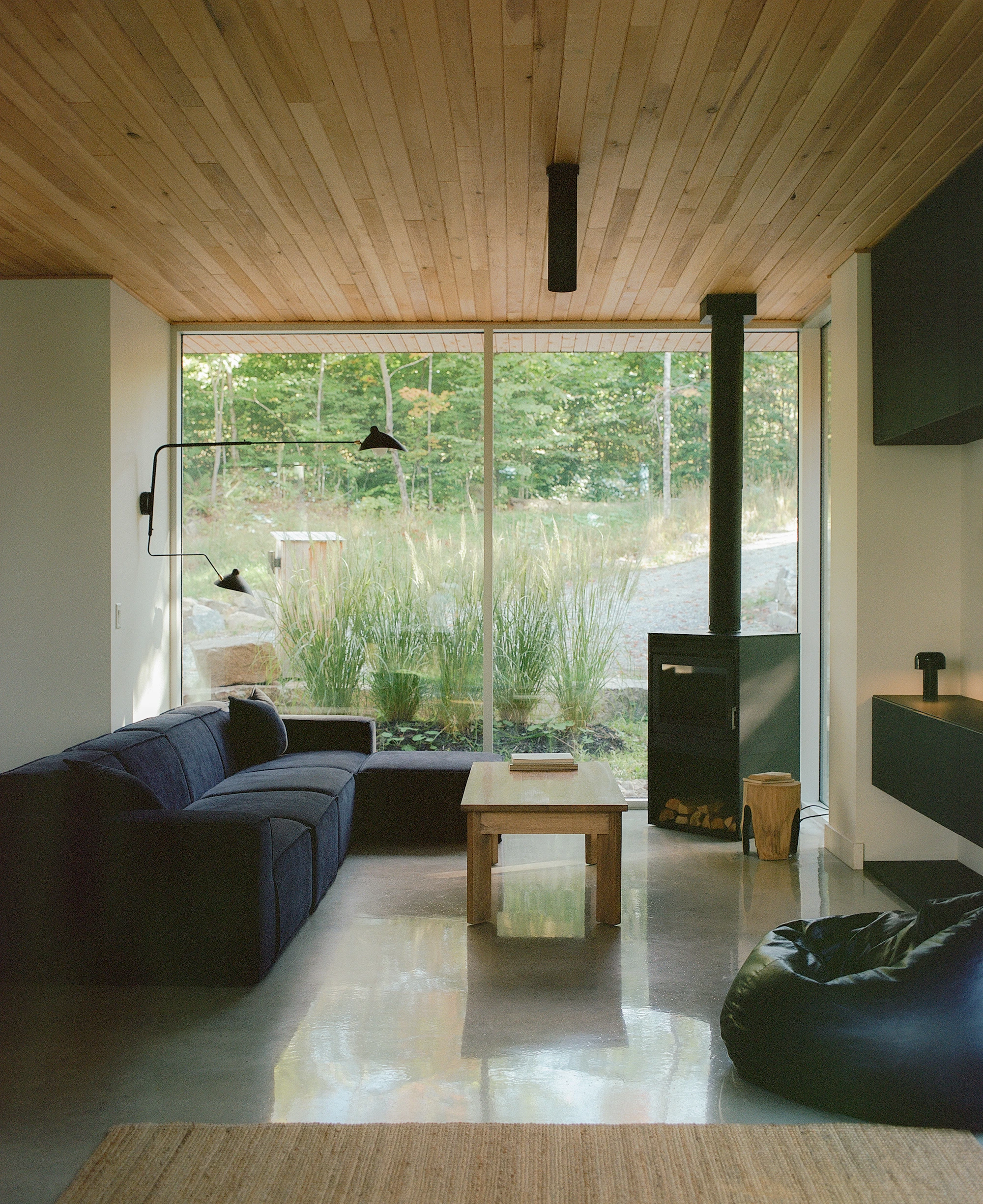 La Conception III by Nicolas Chaudier, Laurentians Quebec Canada, cedar cladding mountain house, forest architecture