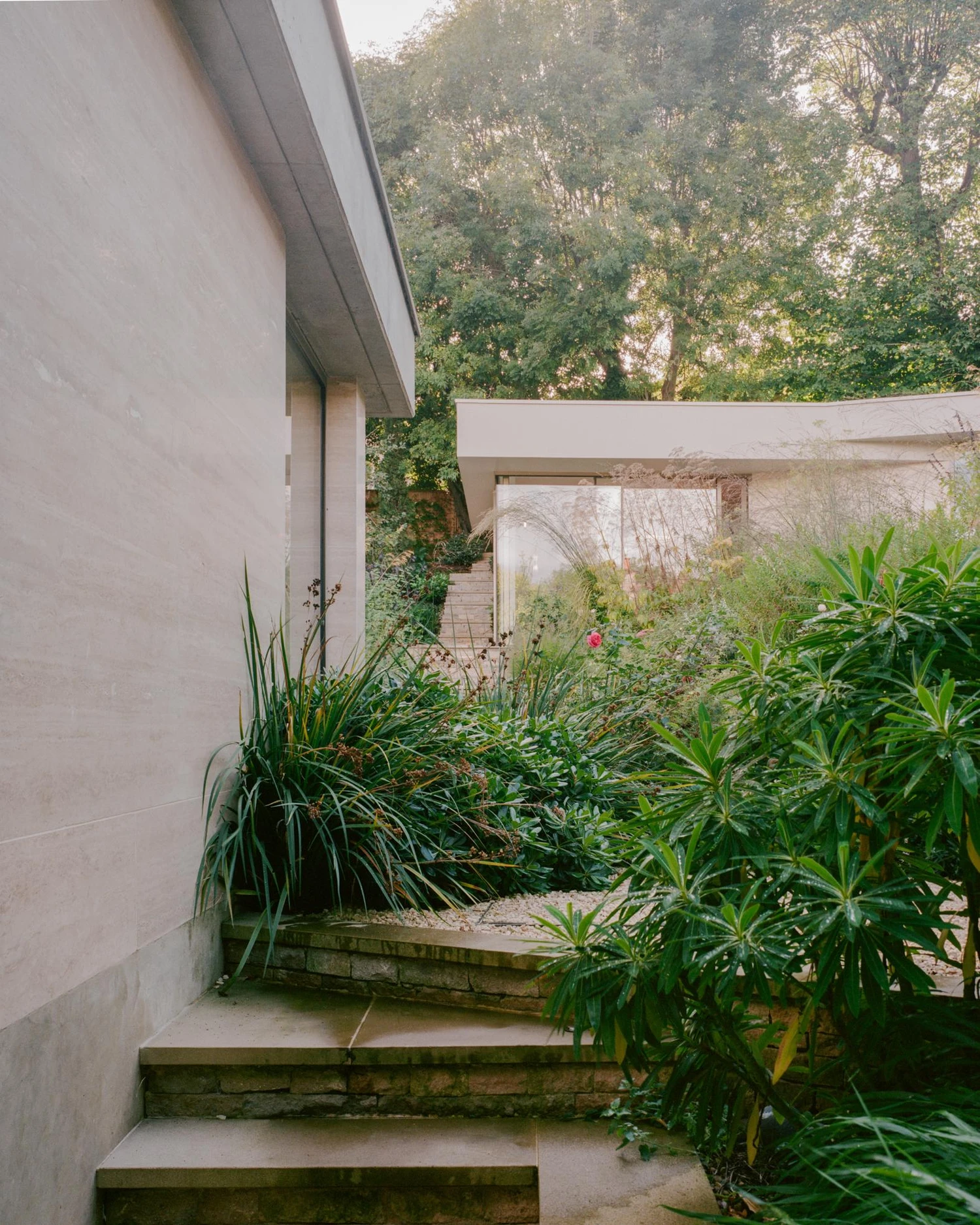 The Space Between by Matthew Giles Architects, London, Highgate, residential retrofit, Lorenzo Zandri, London Guide