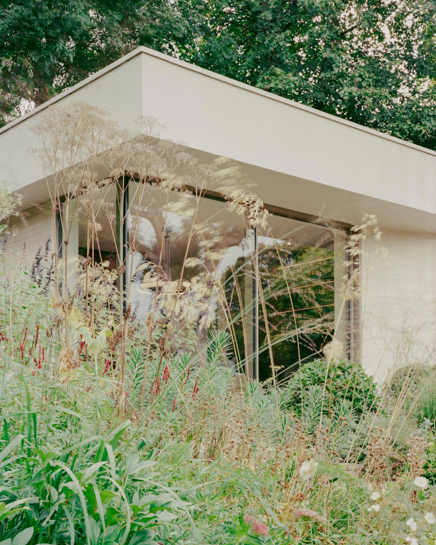 The Space Between by Matthew Giles Architects, London, Highgate, residential retrofit, Lorenzo Zandri, London Guide