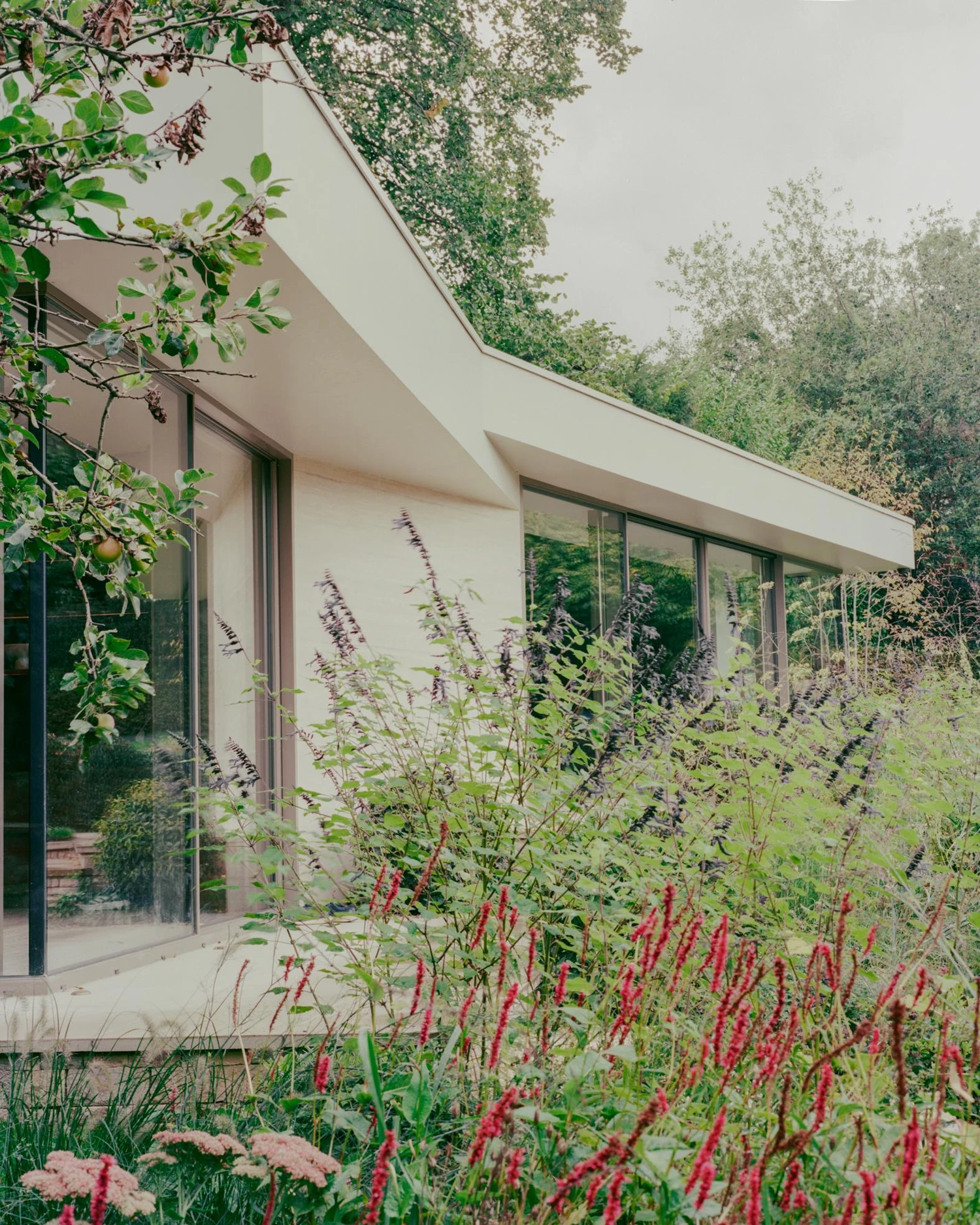 The Space Between by Matthew Giles Architects, London, Highgate, residential retrofit, Lorenzo Zandri, London Guide