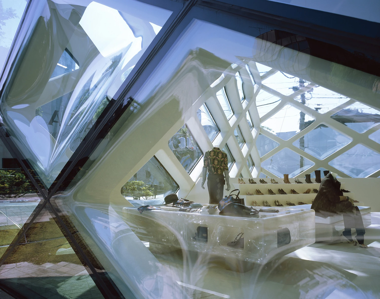 Prada Aoyama Glass Tower by Herzog & de Meuron, Tokyo, glass architecture, retail, facade, Tokyo Guide