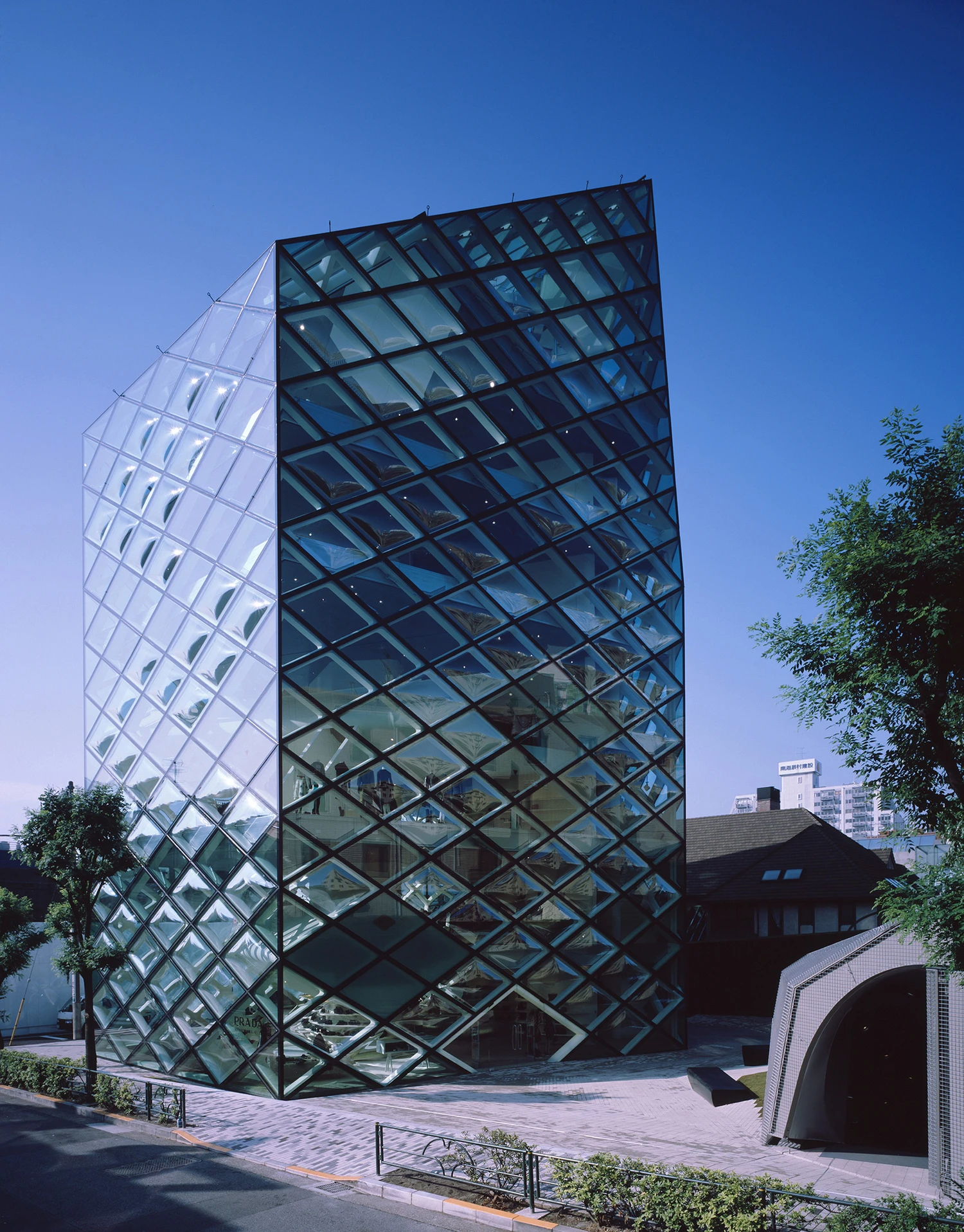 Prada Aoyama Glass Tower by Herzog & de Meuron, Tokyo, glass architecture, retail, facade, Tokyo Guide