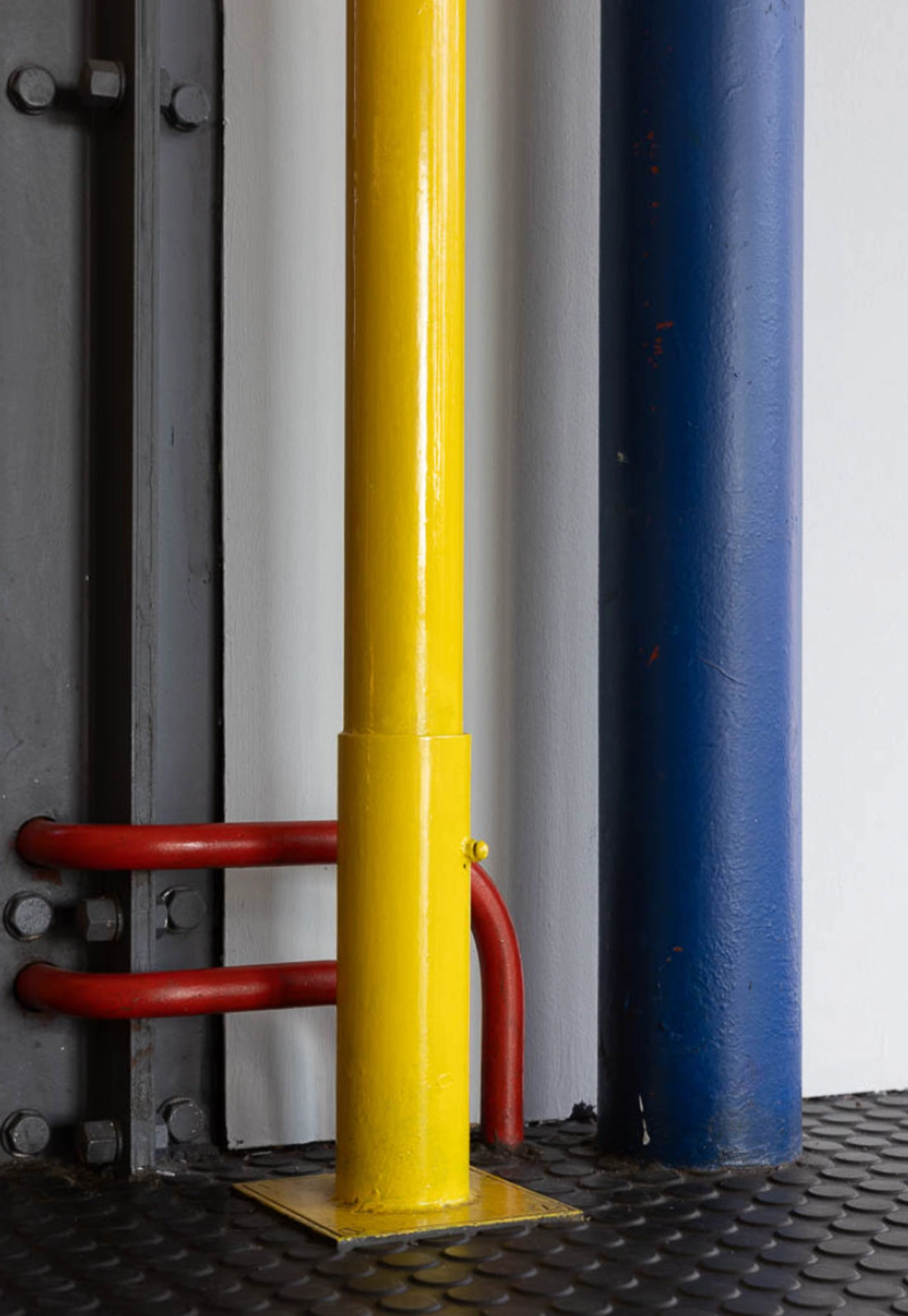 LAYERED introduces La Palette 1931/1959, a series of four wool rugs inspired by Le Corbusier's groundbreaking ideas on color and design