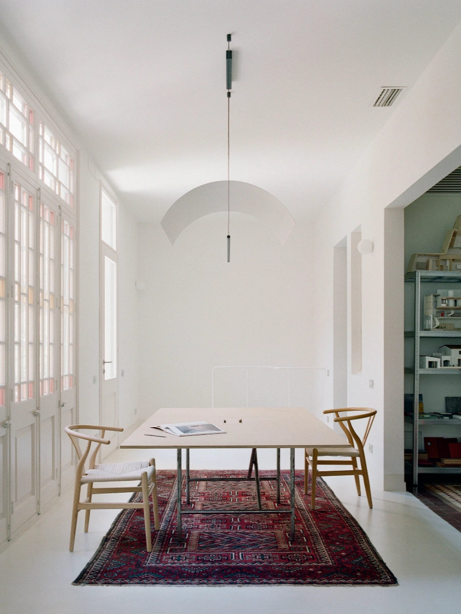 LL731 by Aramé Studio
