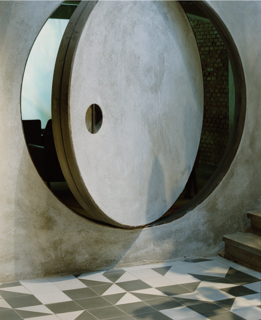 SOLO CSV Art Space by Estudio Herreros