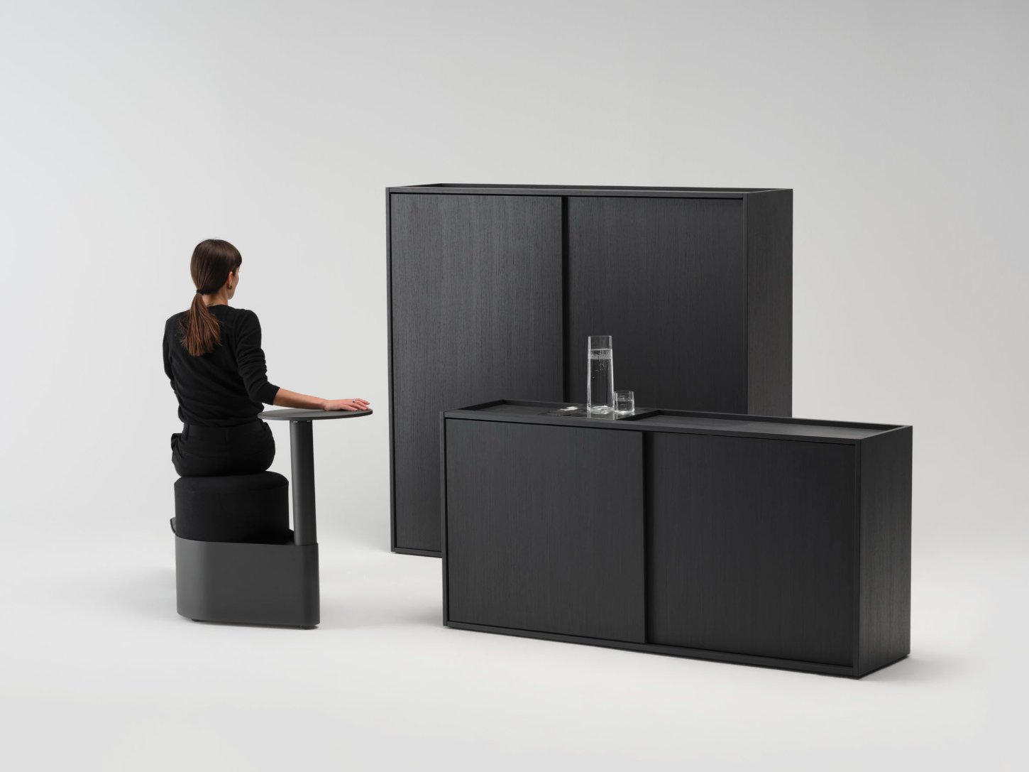 Pony® by Relvāokellermann for gumpo: a playful hybrid of seat and table, crafted for fluid living
