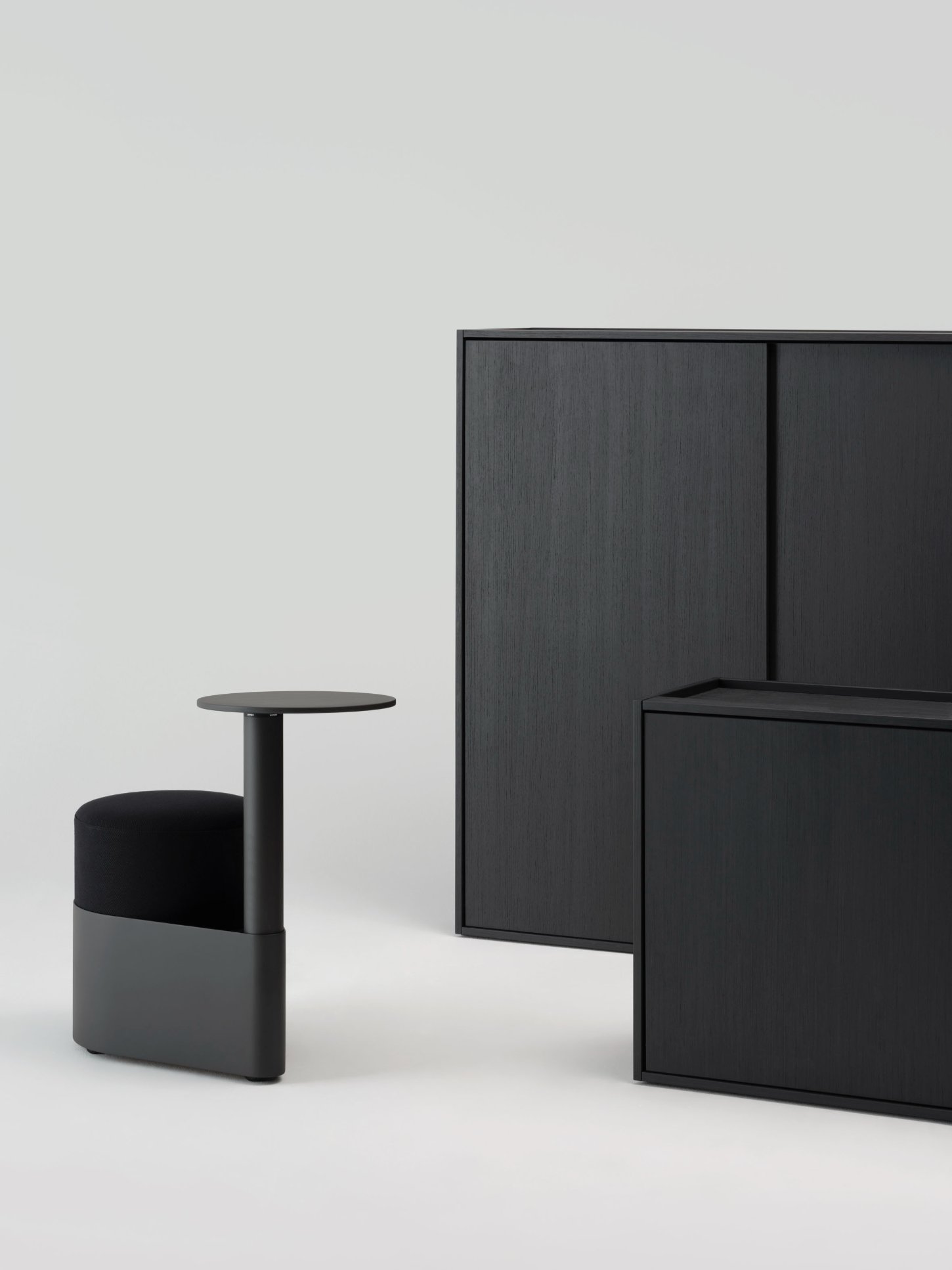 Pony® by Relvāokellermann for gumpo: a playful hybrid of seat and table, crafted for fluid living