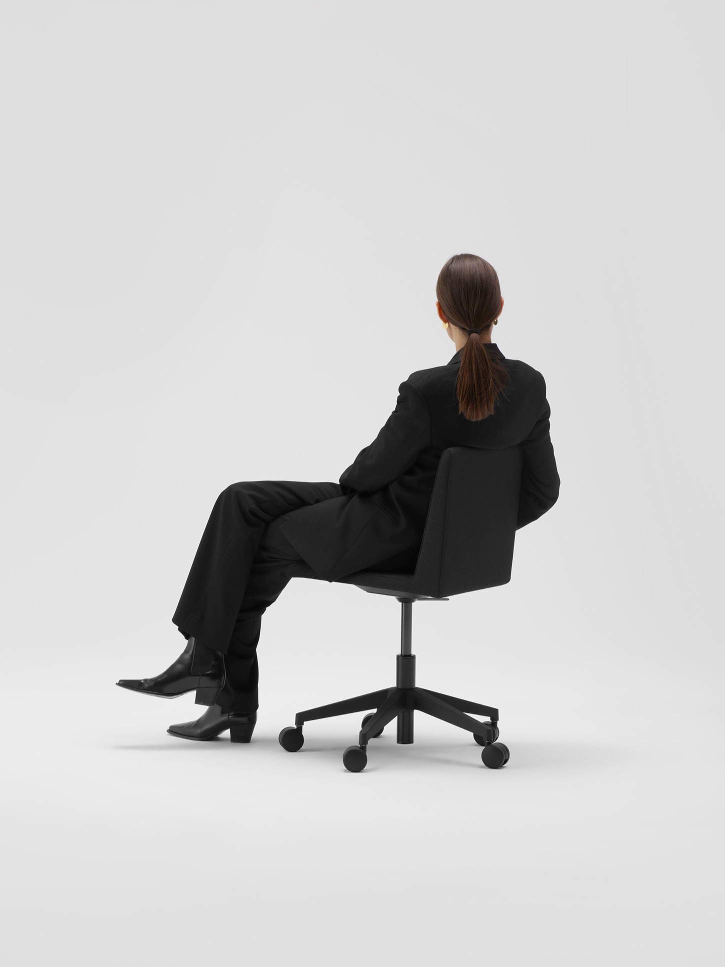 OHH Collection by Gumpo: Soft forms and clean lines meet quiet versatility in modular seating multifunctional design furniture