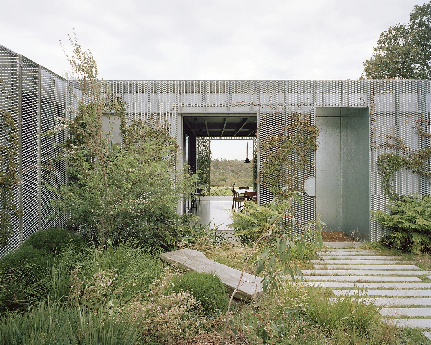 Hedge and Arbour House by Studio Bright, residential architecture, Australian house, minimalism