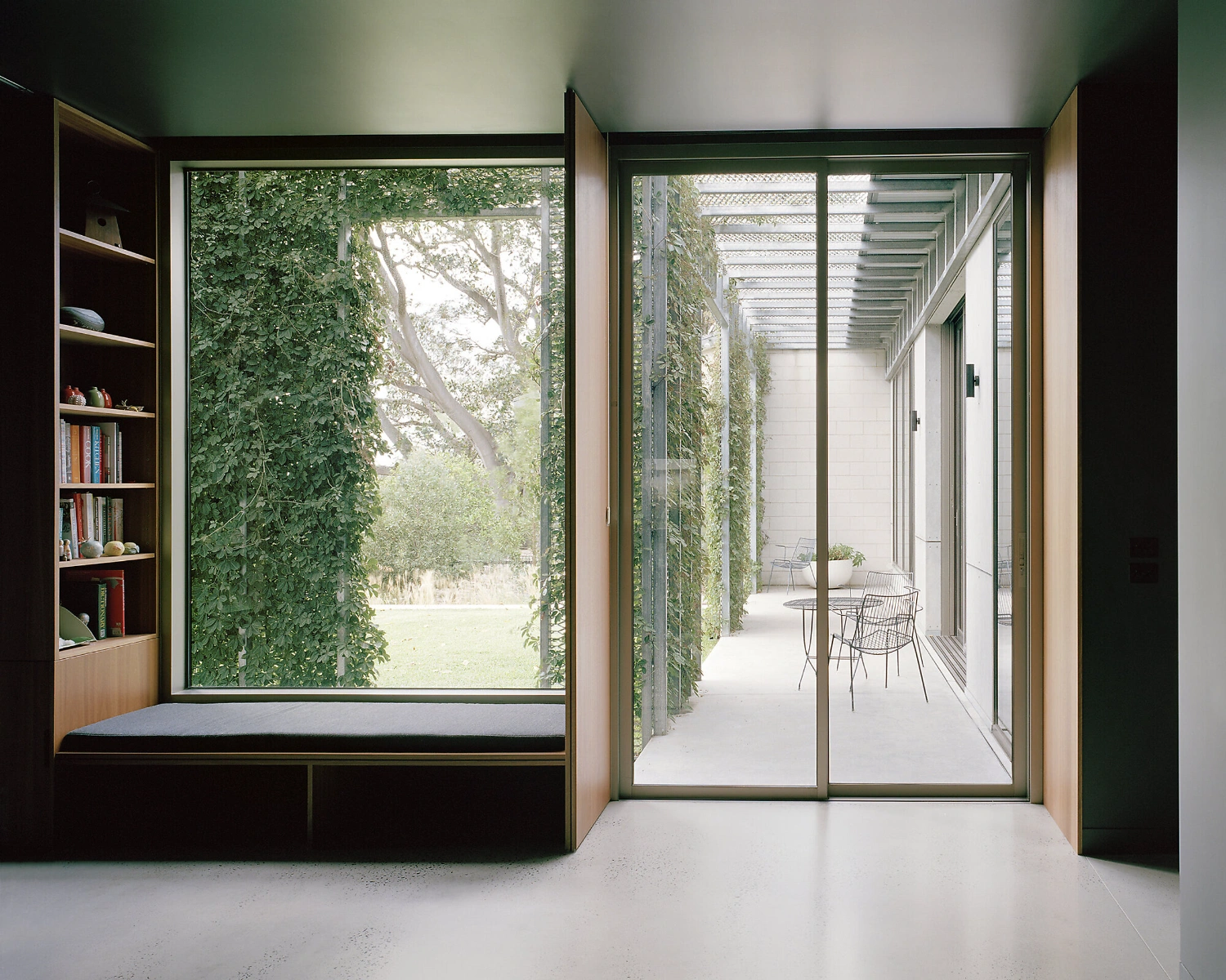 Hedge and Arbour House by Studio Bright, residential architecture, Australian house, minimalism