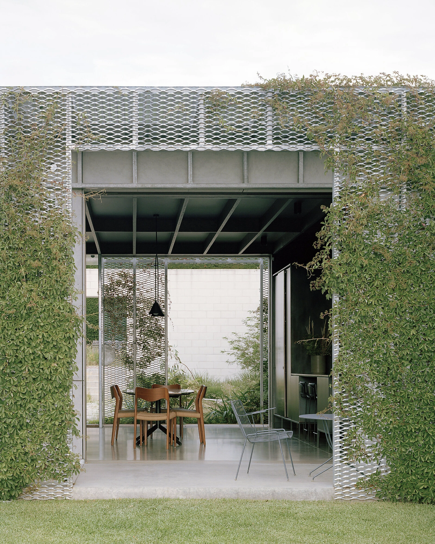 Hedge and Arbour House by Studio Bright, residential architecture, Australian house, minimalism