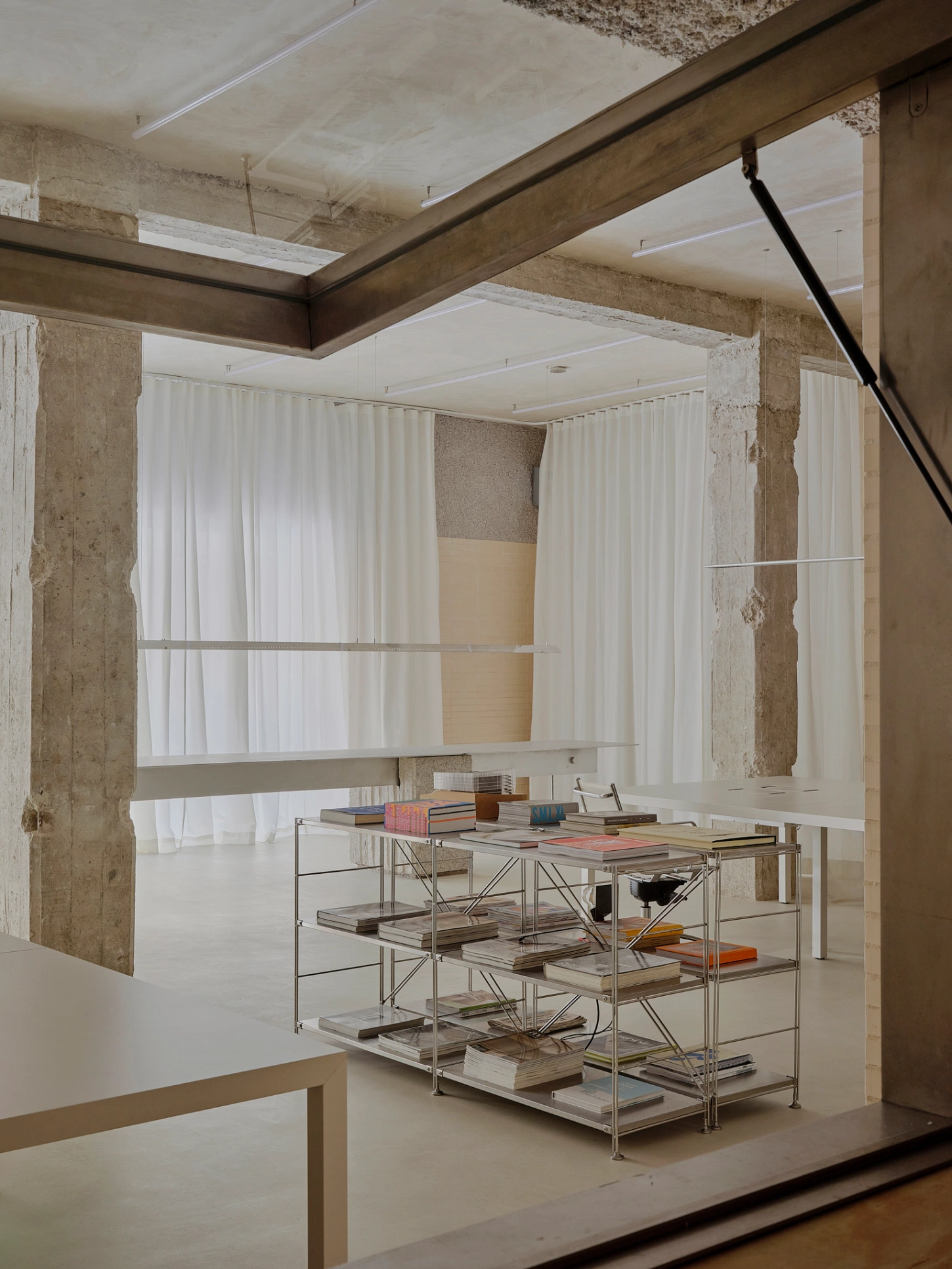 Espacio DIIR by DIIR interior design architectural office