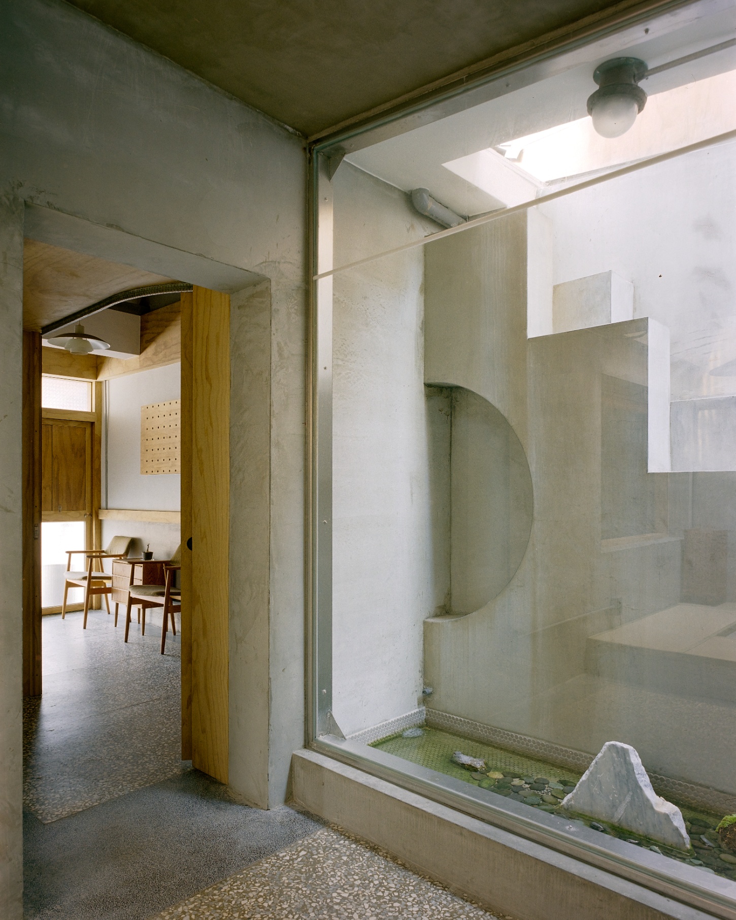 House and Office by Cabinet YFY is a Quiet Architectural Renovation in Kaohsiung