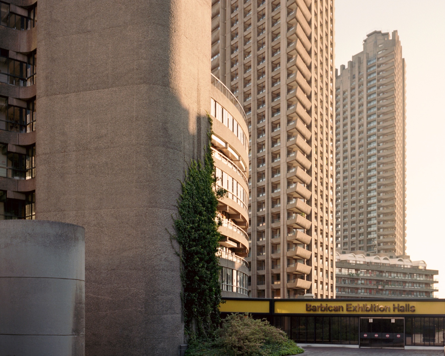 The Barbican Centre by Chamberlin, Powell and Bon Brutalist architecture London Guide