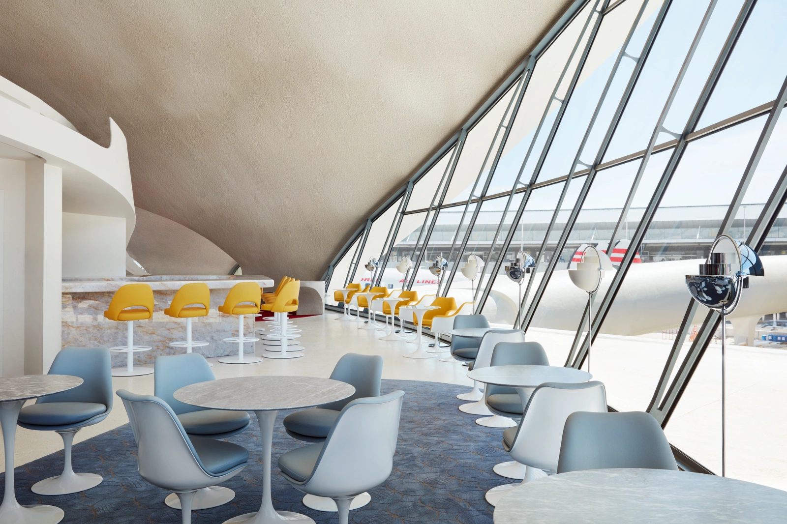 TWA Hotel by Eero Saarinen, architecture, interiors, hotel, concrete