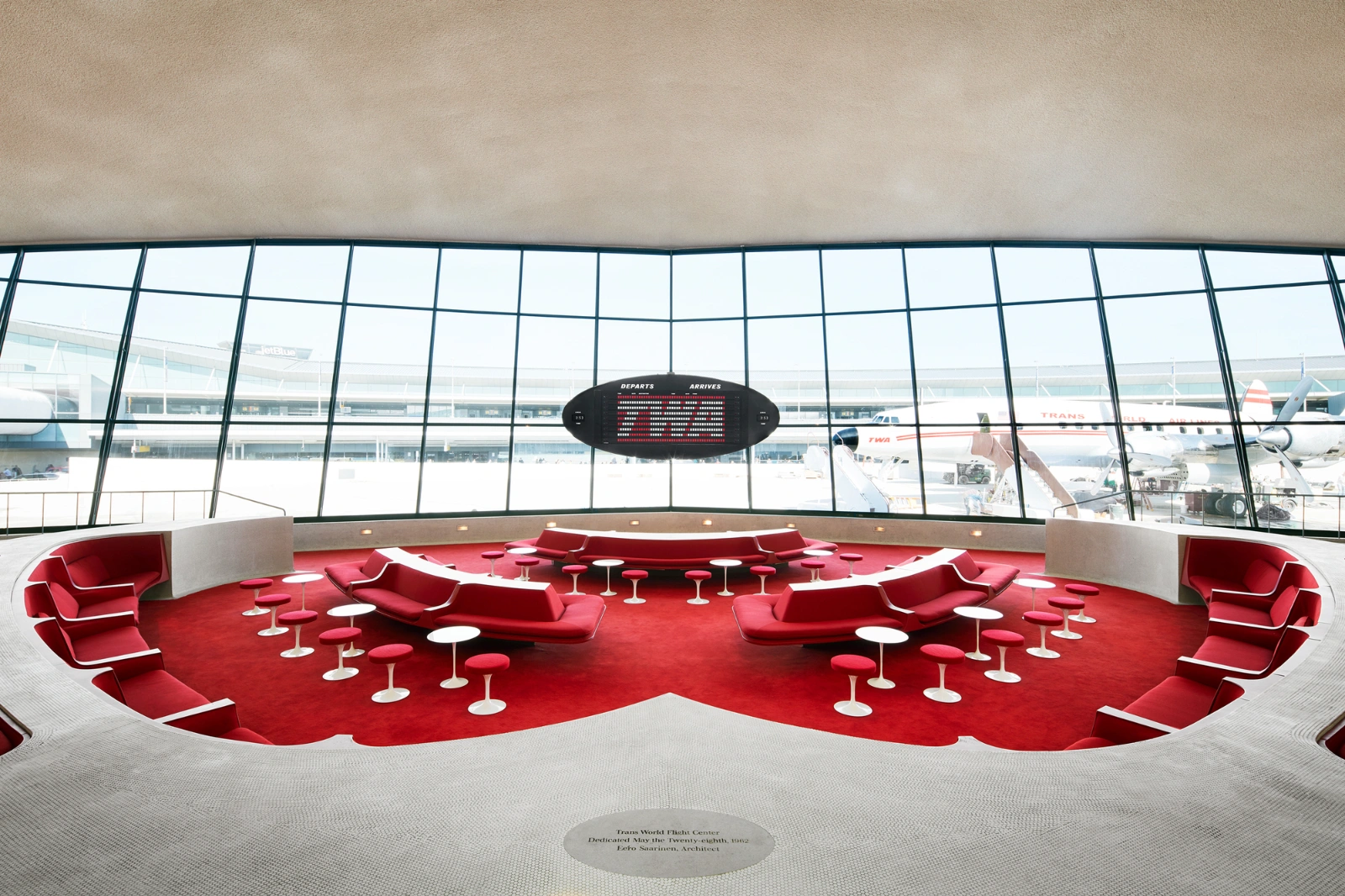 TWA Hotel by Eero Saarinen, architecture, interiors, hotel, concrete