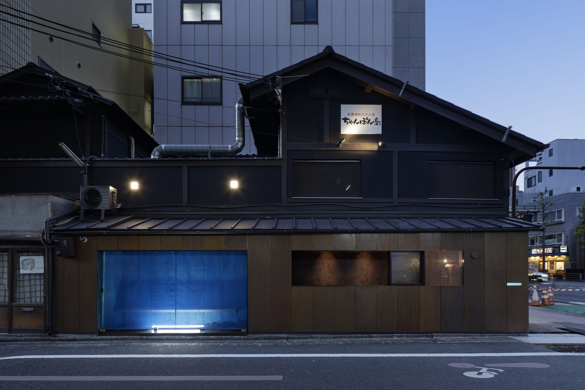 Suetomi AOQ Cafe Stand by G architects studio + Ryohei Tanaka, japan, architecture, cafe, coffee, copper