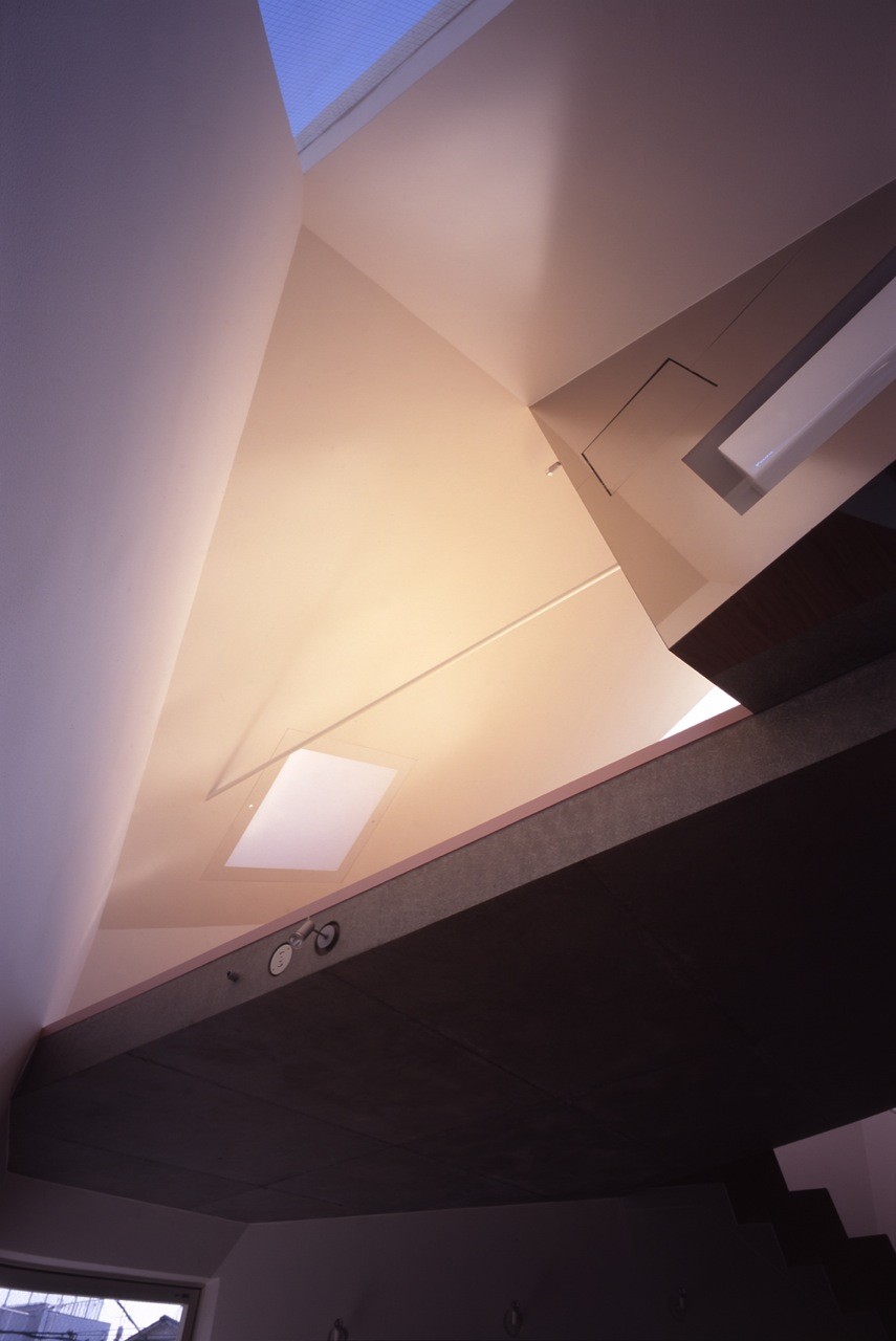 Reflection of Mineral by Atelier Tekuto, japan, architecture, house, minimalism, white